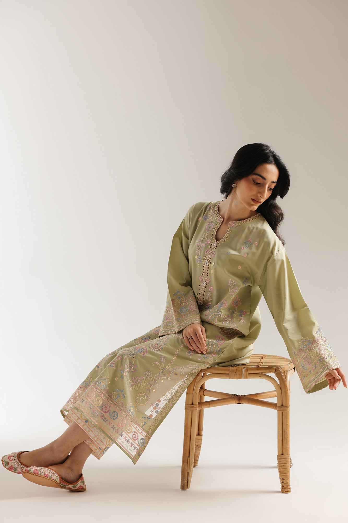 EMBROIDERED SUIT (E4167/103/130)