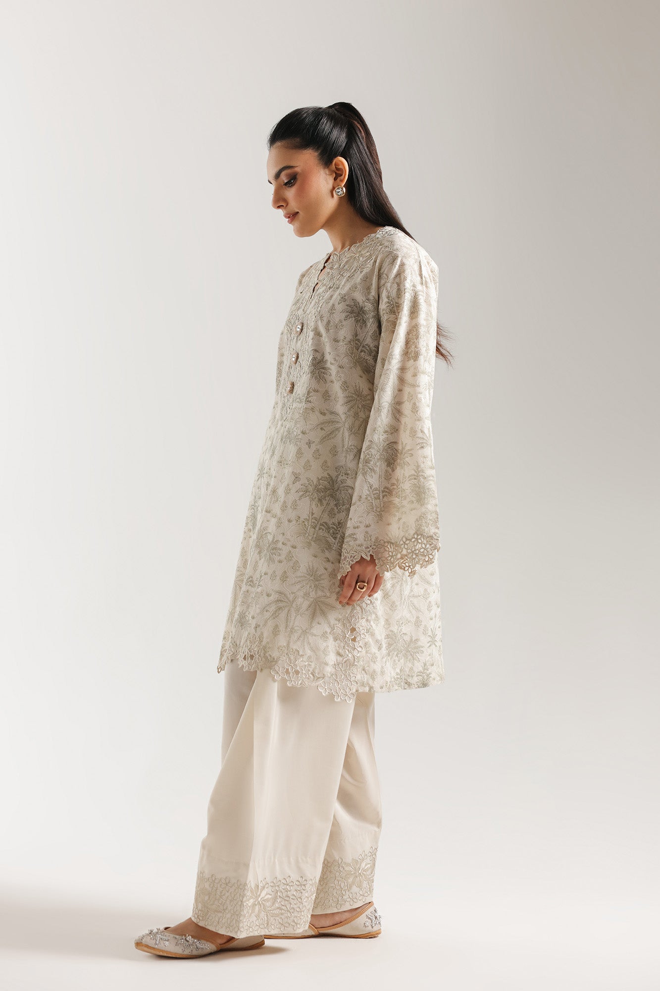 EMBROIDERED SUIT (E4190/103/006)