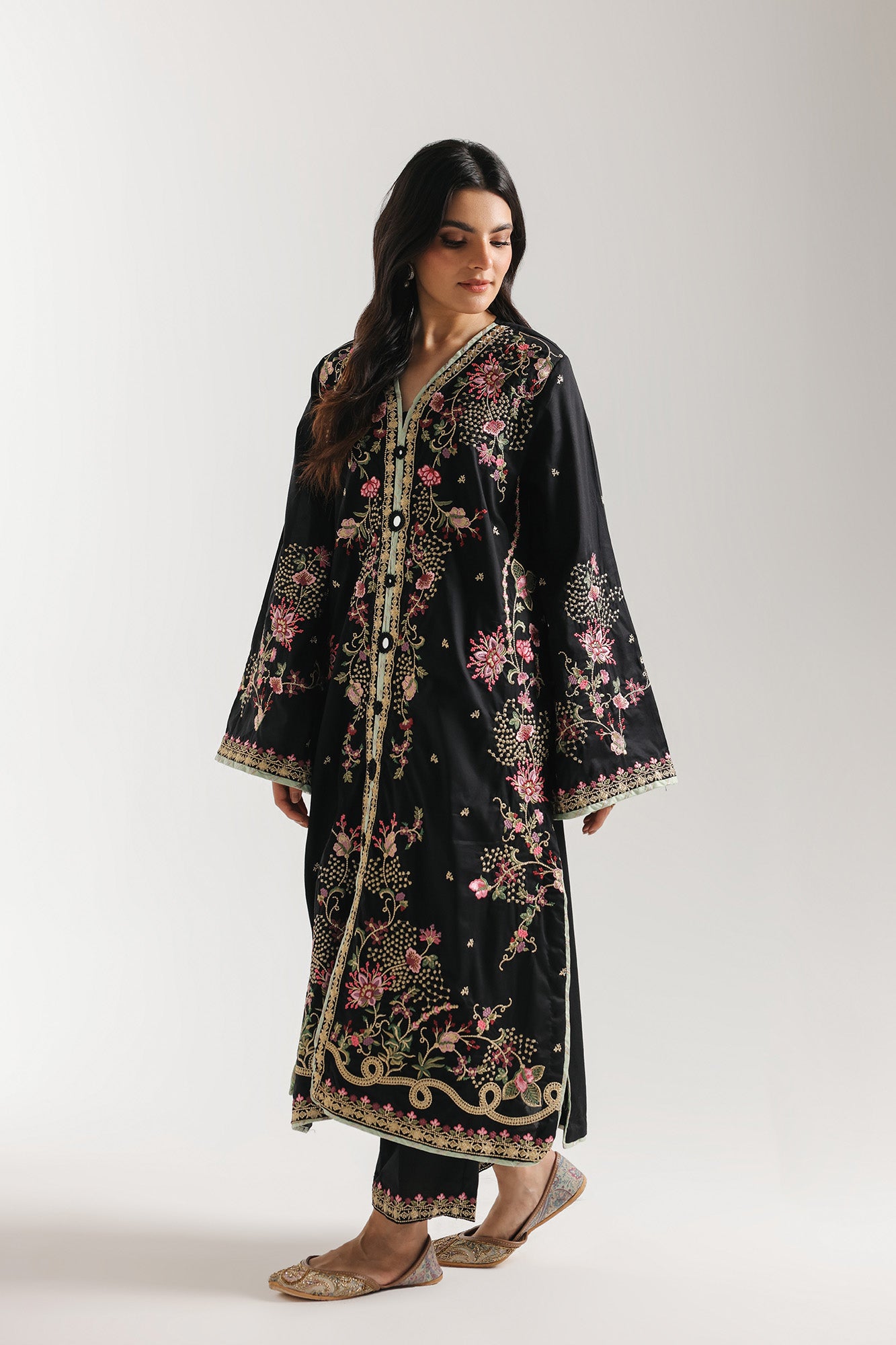 EMBROIDERED SUIT (E4198/103/902)