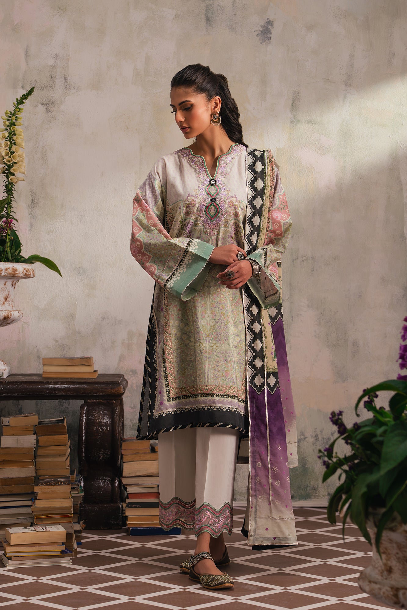 EMBROIDERED SUIT (E4205/103/514)