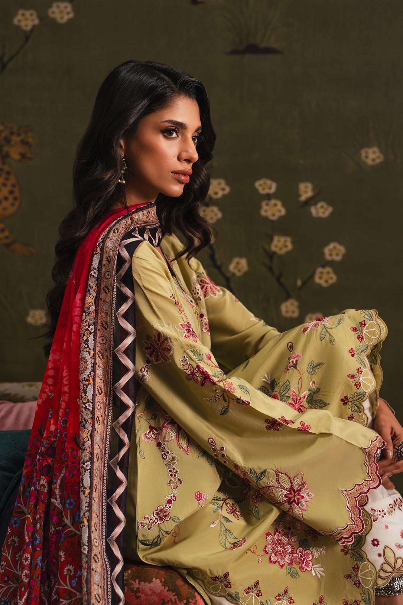 EMBROIDERED SUIT (E4238/103/127)