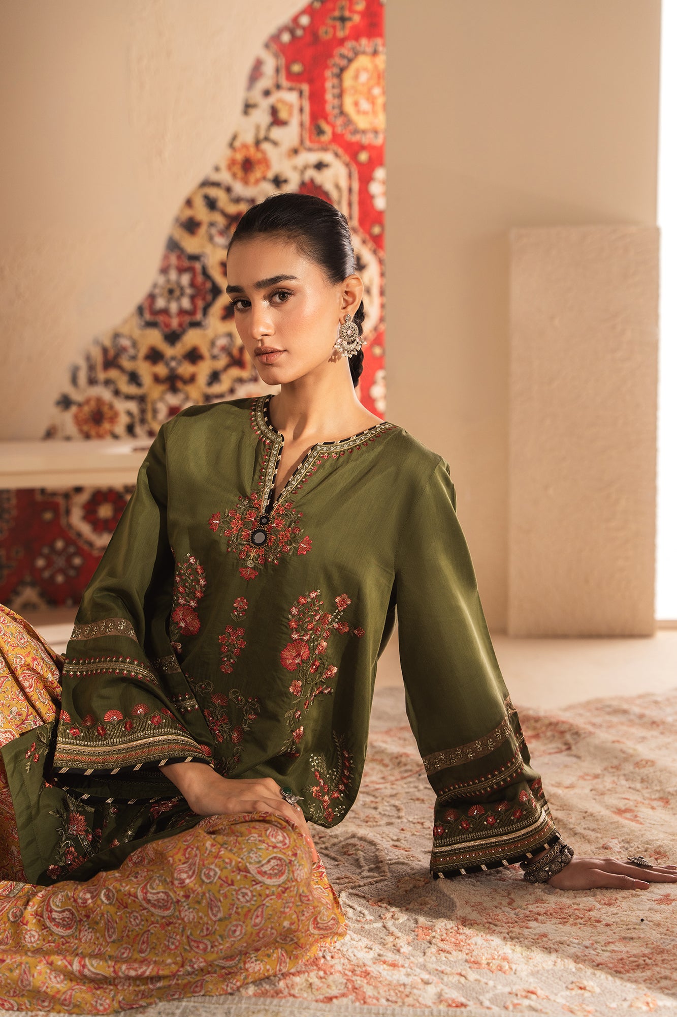 EMBROIDERED SUIT (E4243/103/120)