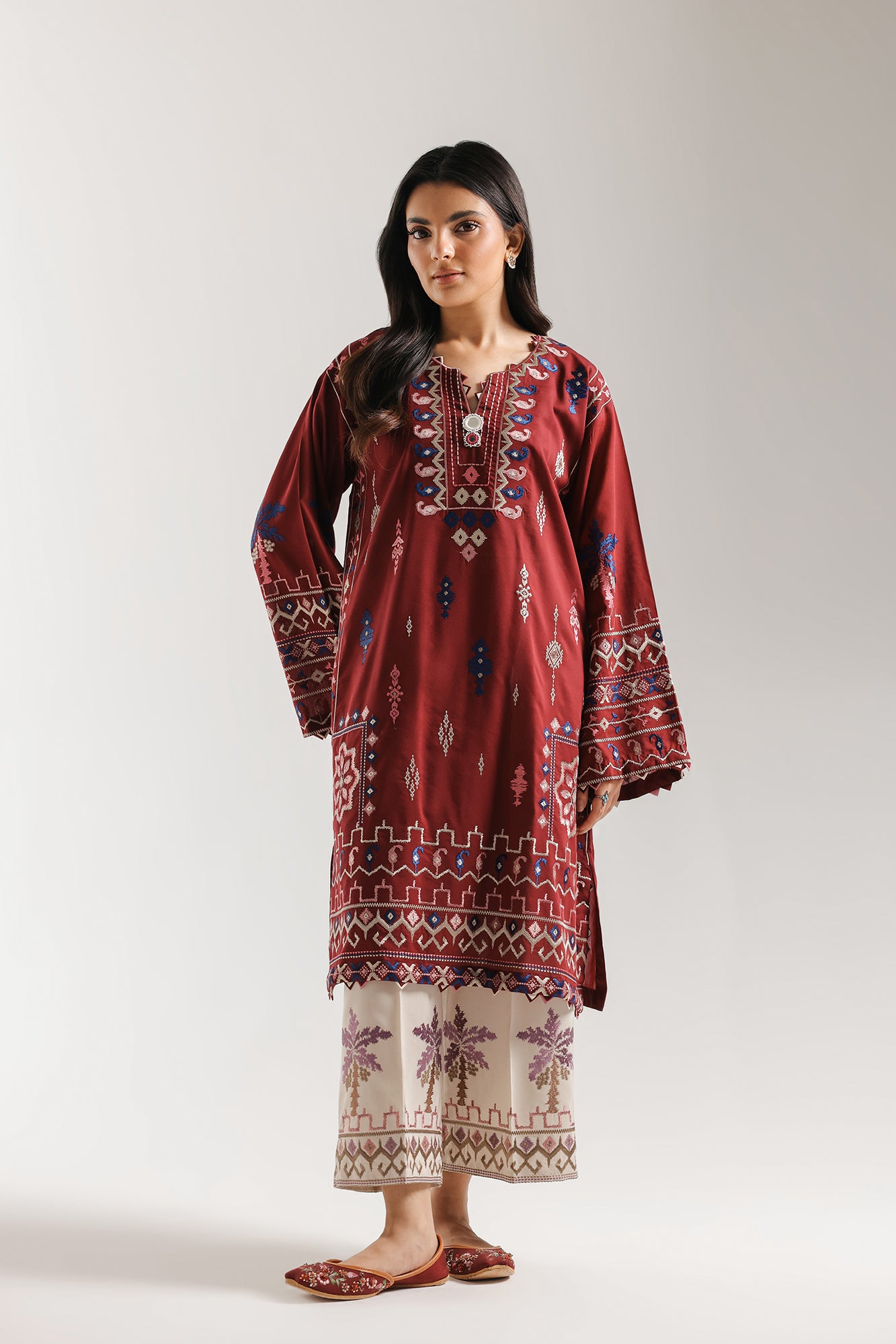EMBROIDERED SUIT (E4270/103/402)