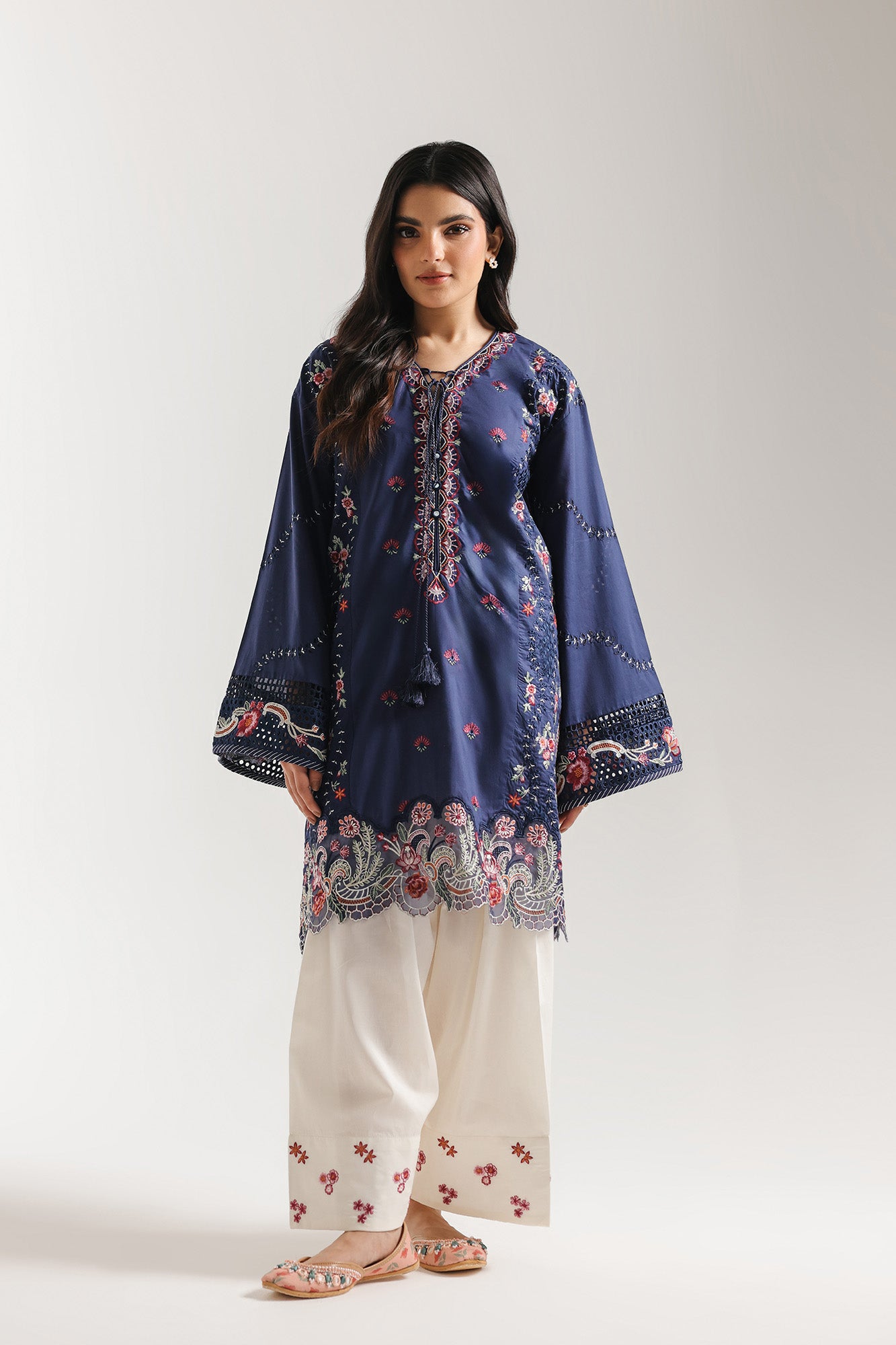 EMBROIDERED SUIT (E4296/103/622)