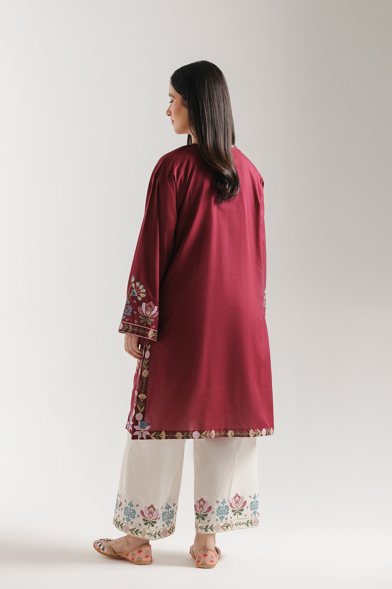 EMBROIDERED SUIT (E4300/103/414)