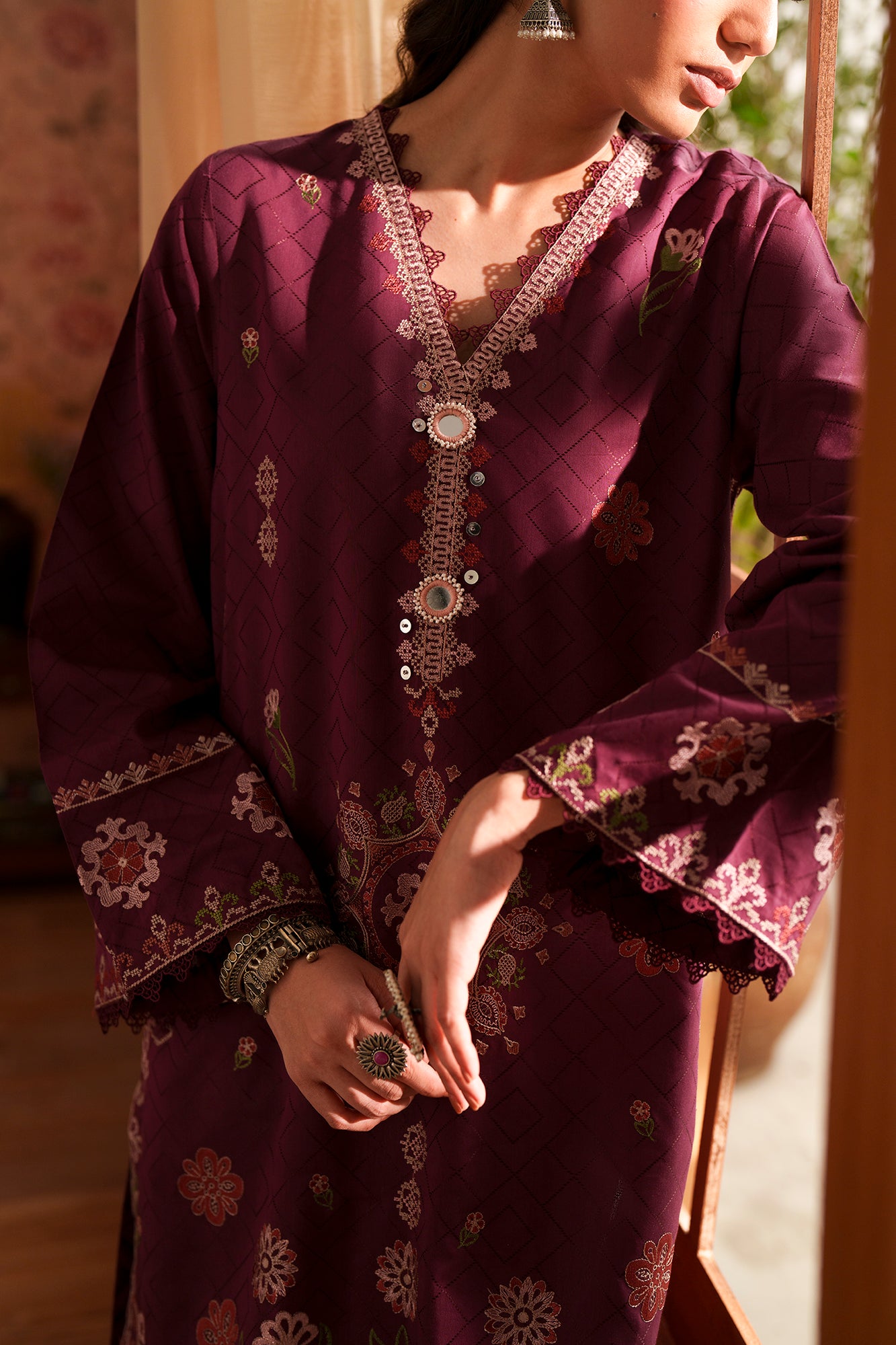 EMBROIDERED SUIT (E4322/103/415)