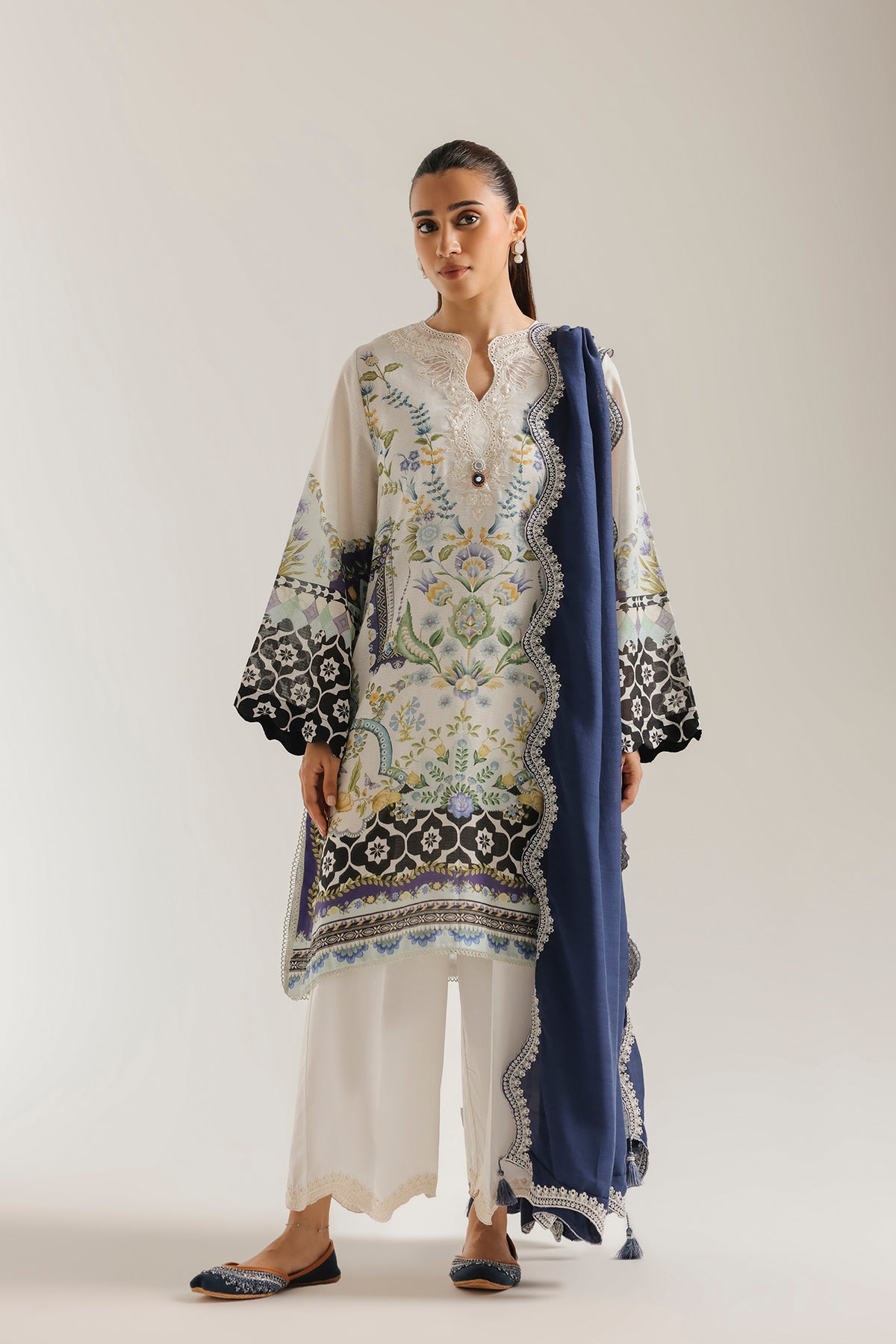 EMBROIDERED SUIT (E4329/103/003)