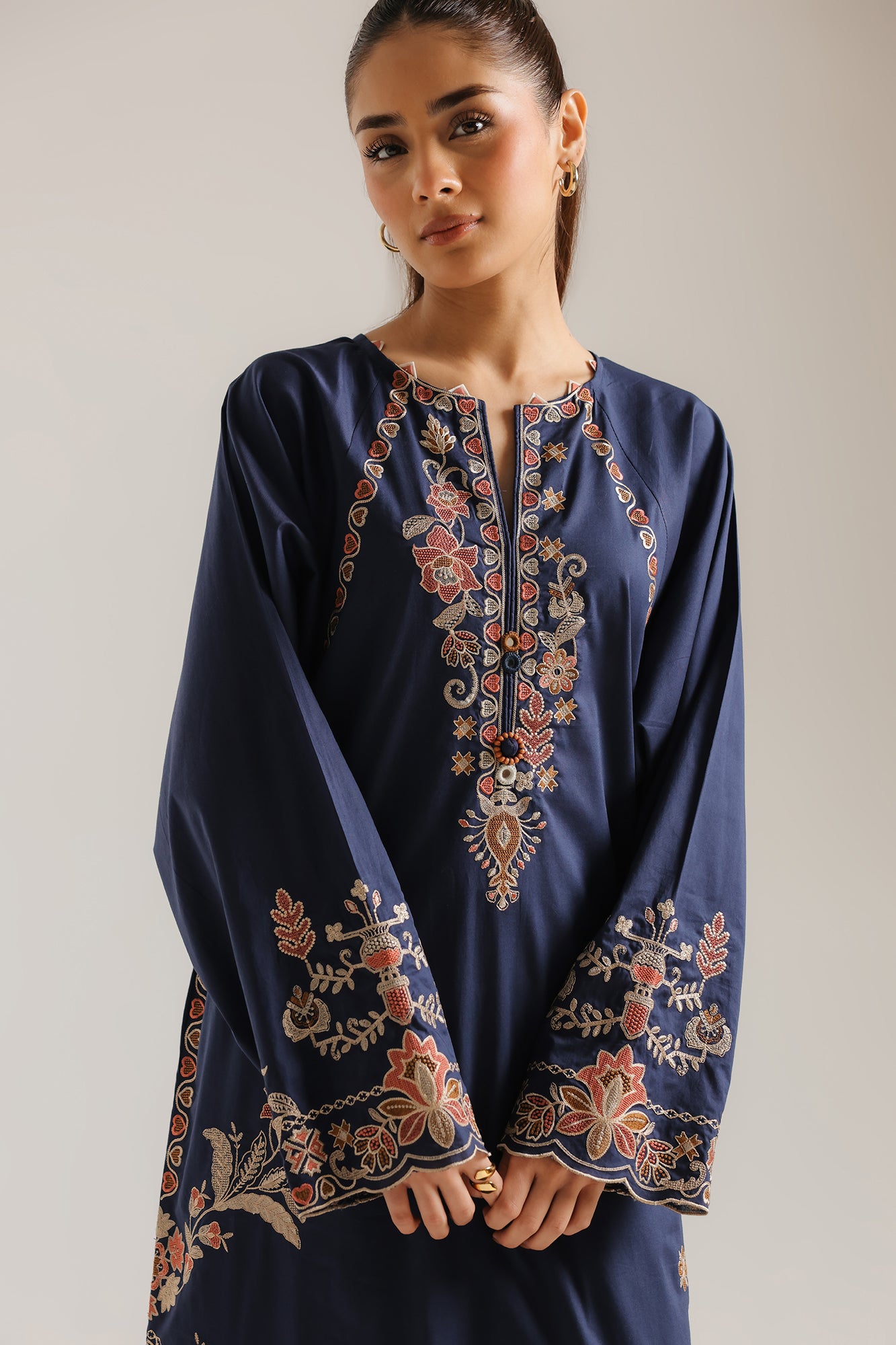 EMBROIDERED SUIT (E4376/103/620)