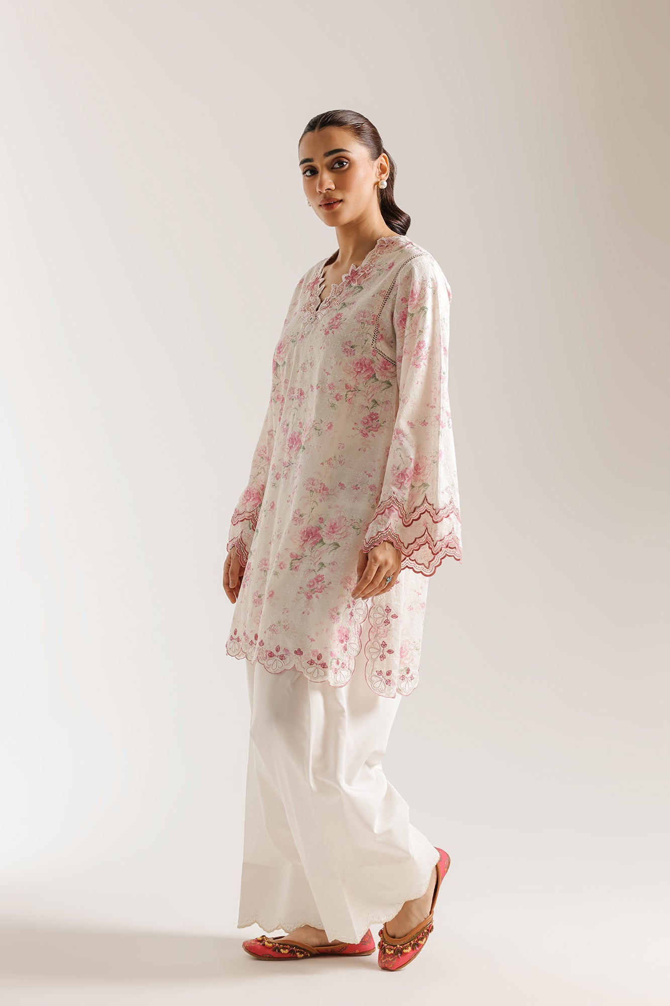 EMBROIDERED SUIT (E4411/103/002)