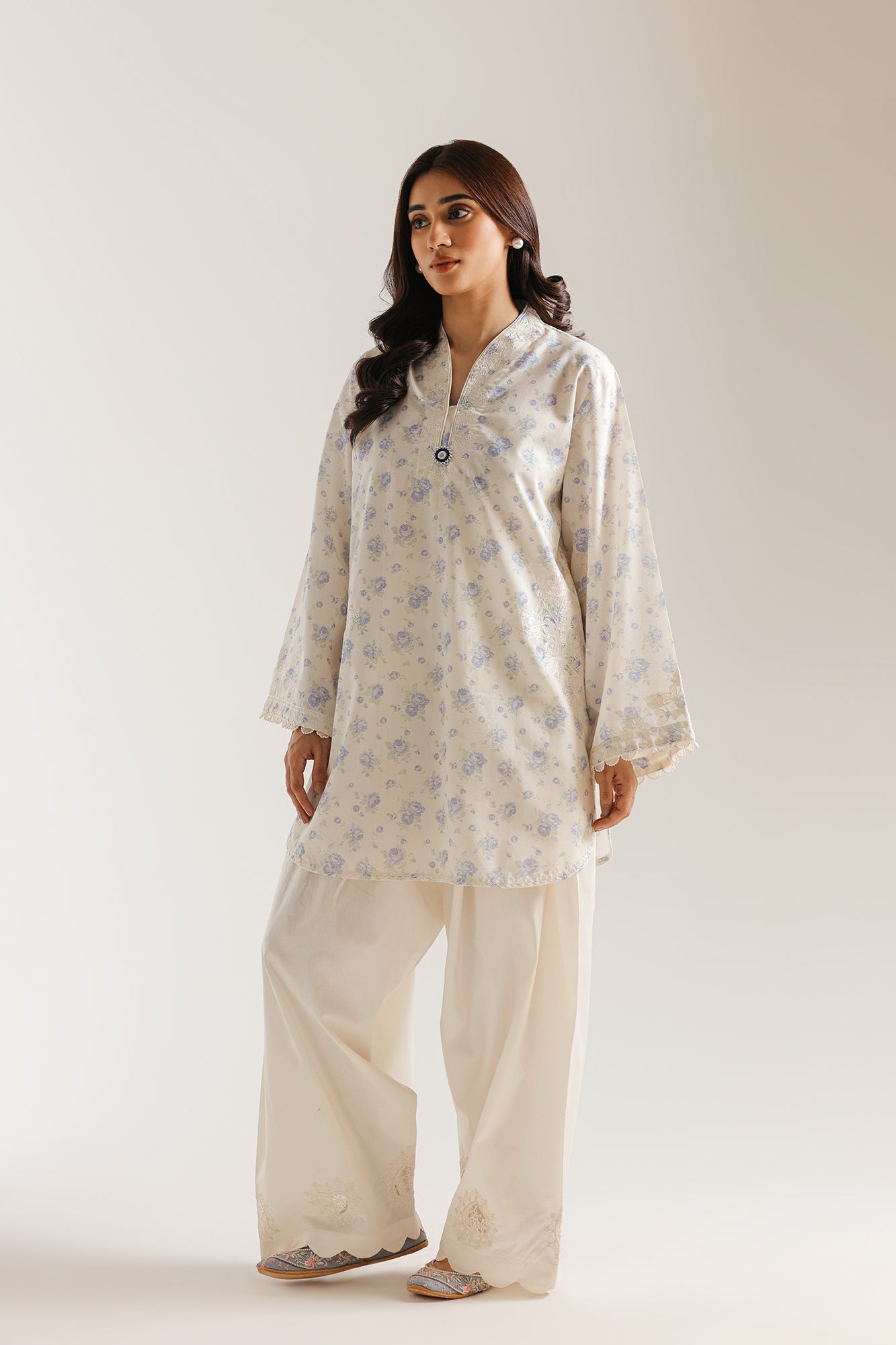 EMBROIDERED SUIT (E4423/103/003)