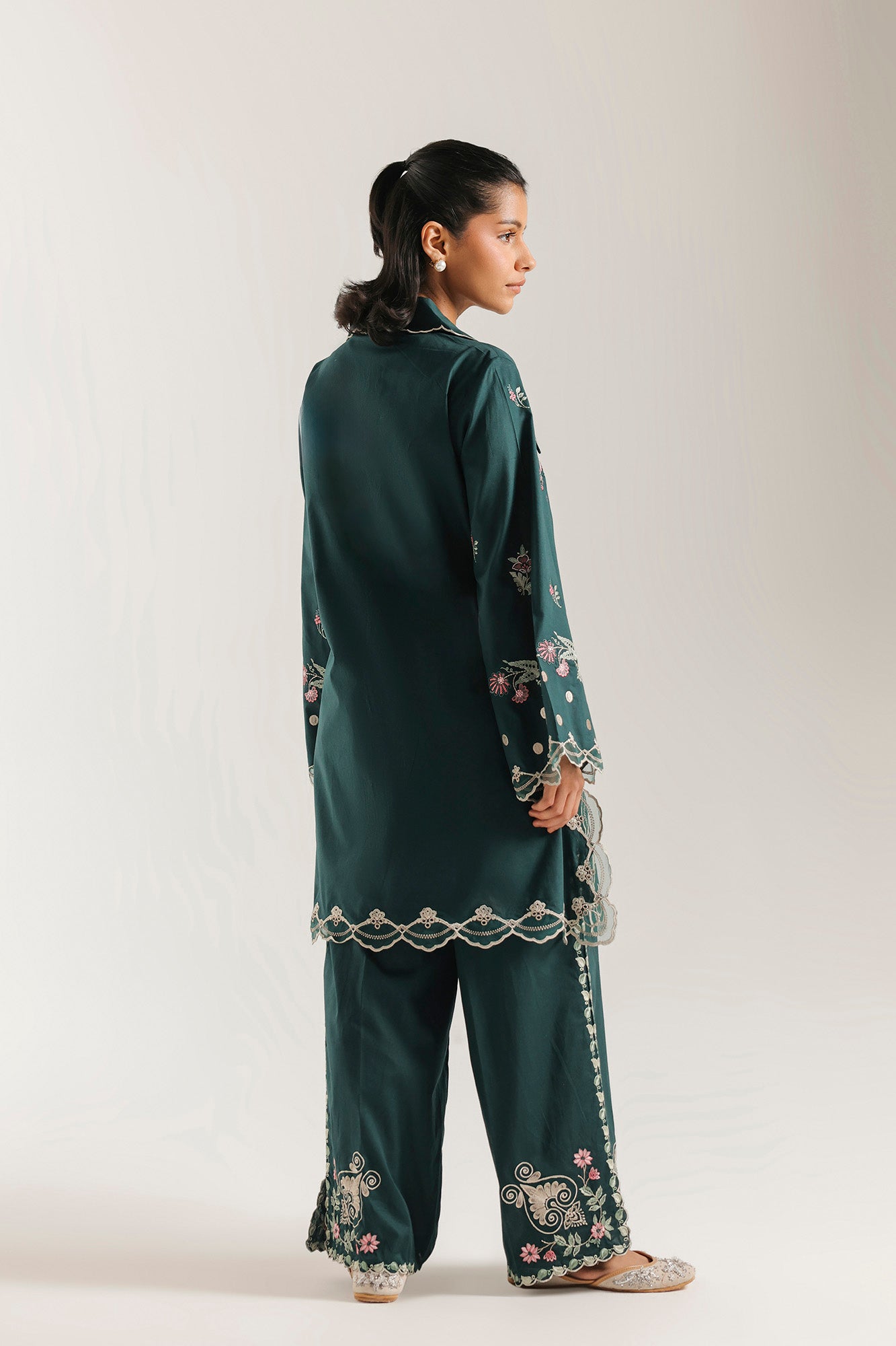 EMBROIDERED SUIT (E4432/103/703)
