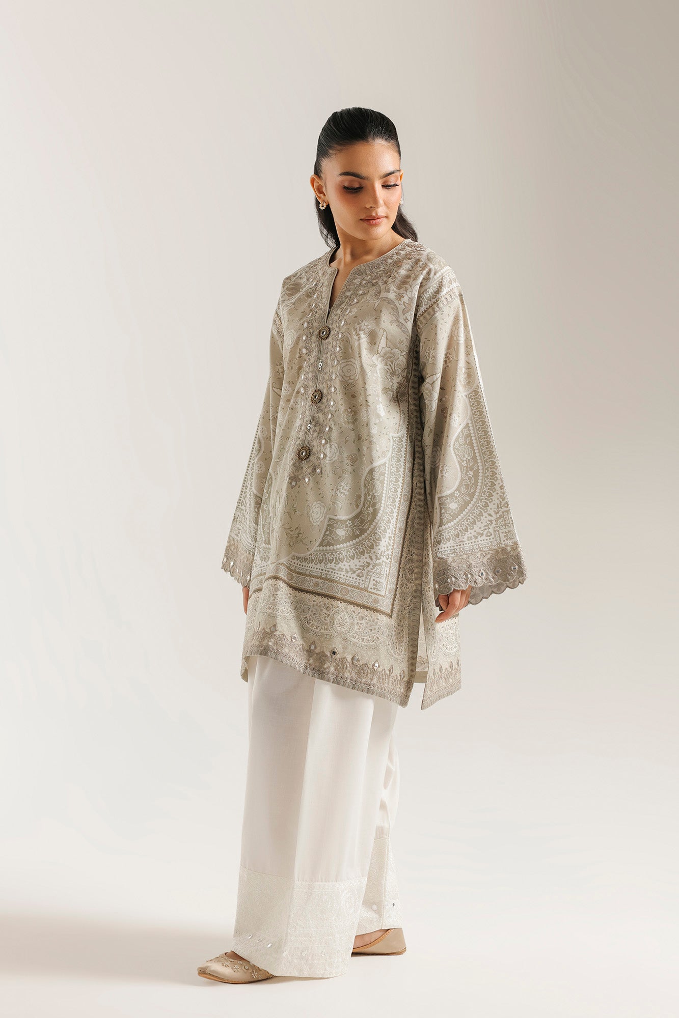 EMBROIDERED SUIT (E4461/103/006)