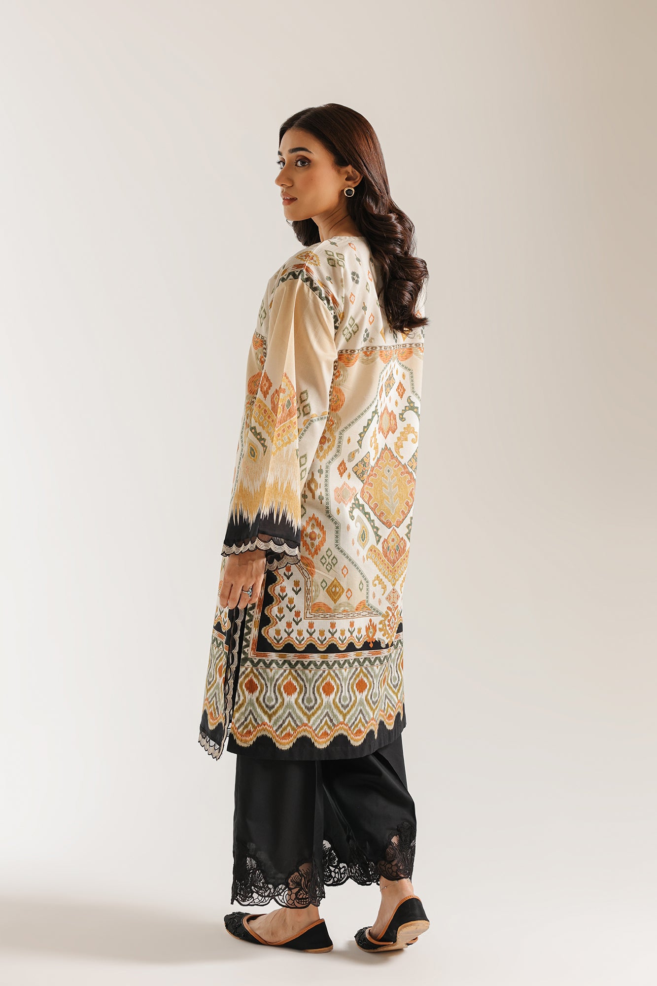 EMBROIDERED SUIT (E4468/103/002)