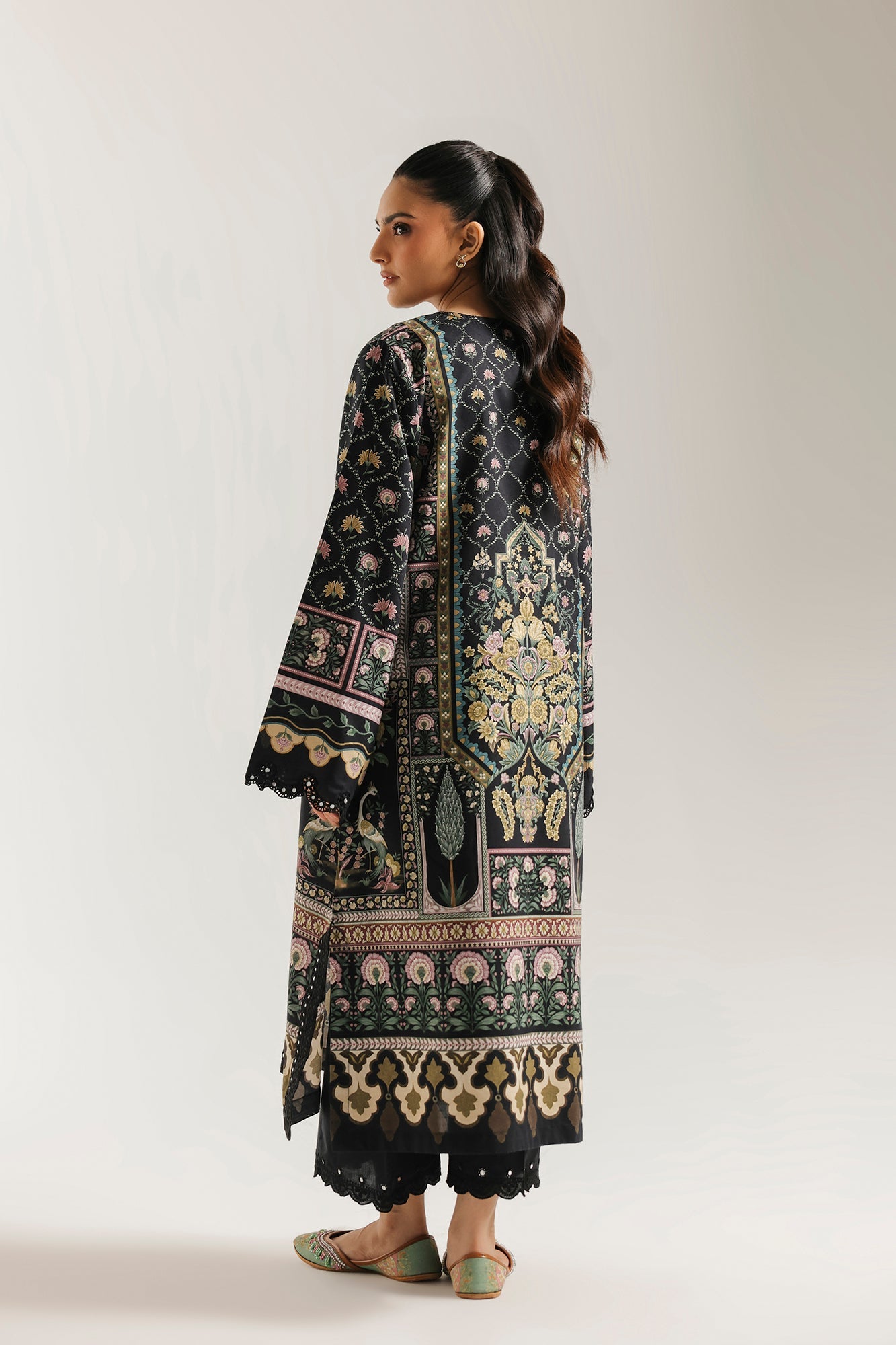 EMBROIDERED SUIT (E4498/103/902)