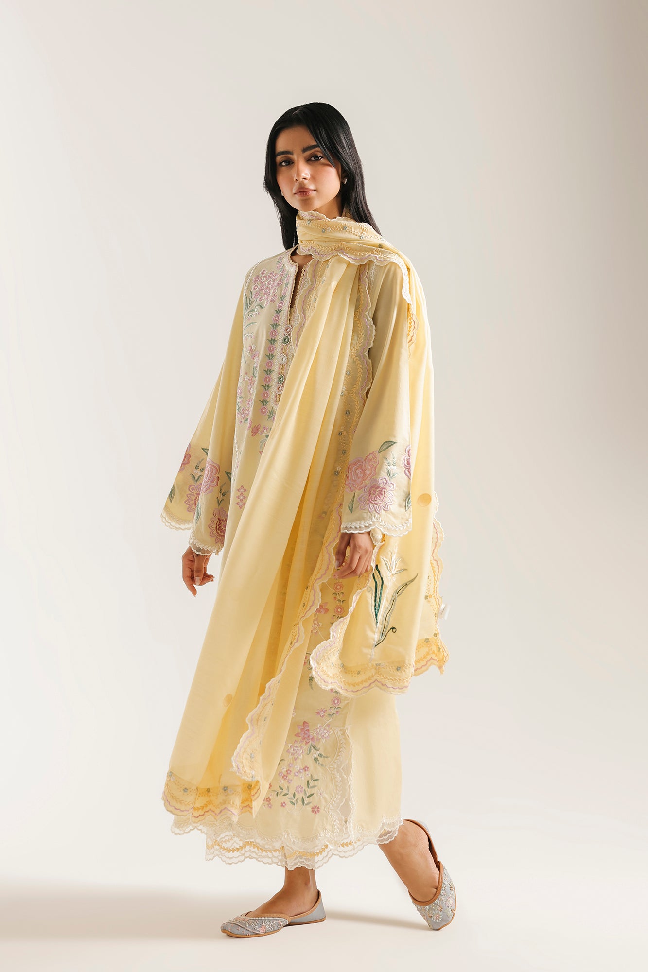 EMBROIDERED SUIT (E4535/103/110)