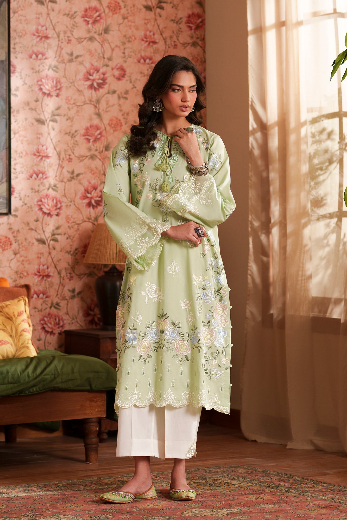 EMBROIDERED SUIT (E4613/103/709)