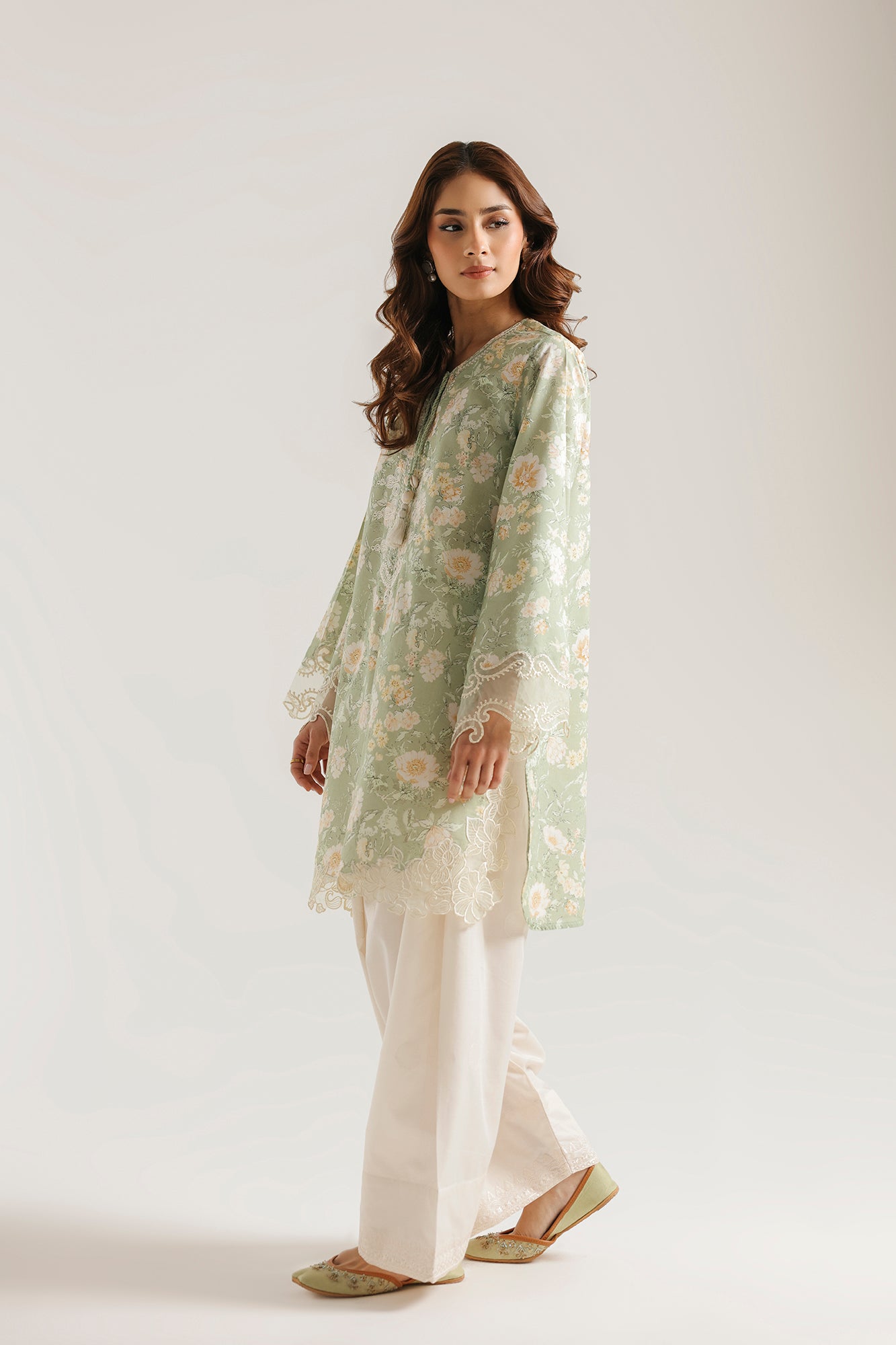 EMBROIDERED SUIT (E4624/103/127)