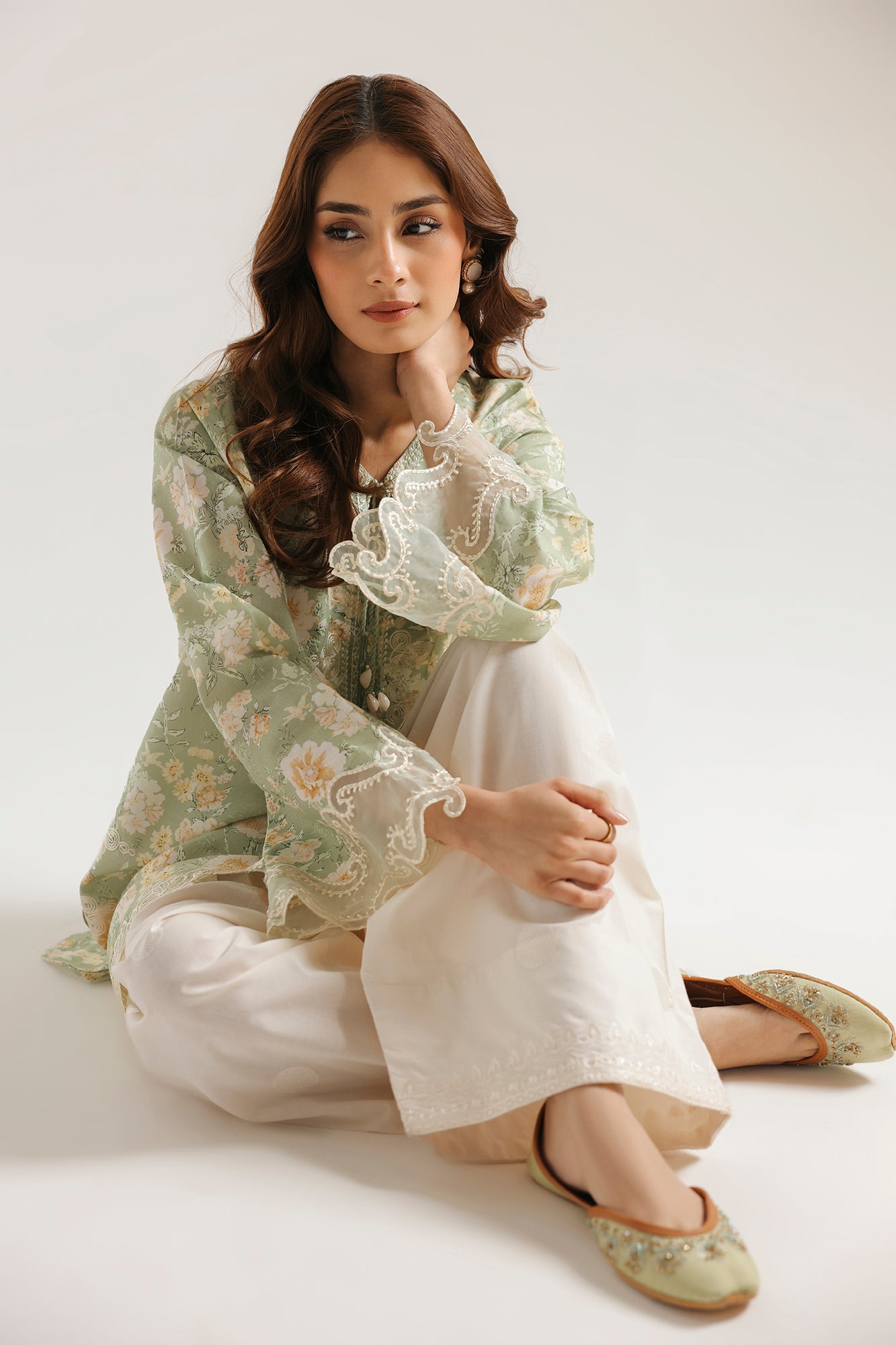 EMBROIDERED SUIT (E4624/103/127)