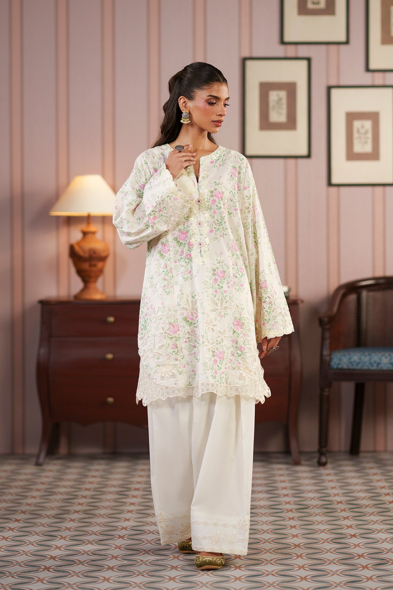 EMBROIDERED SUIT (E4643/103/003)