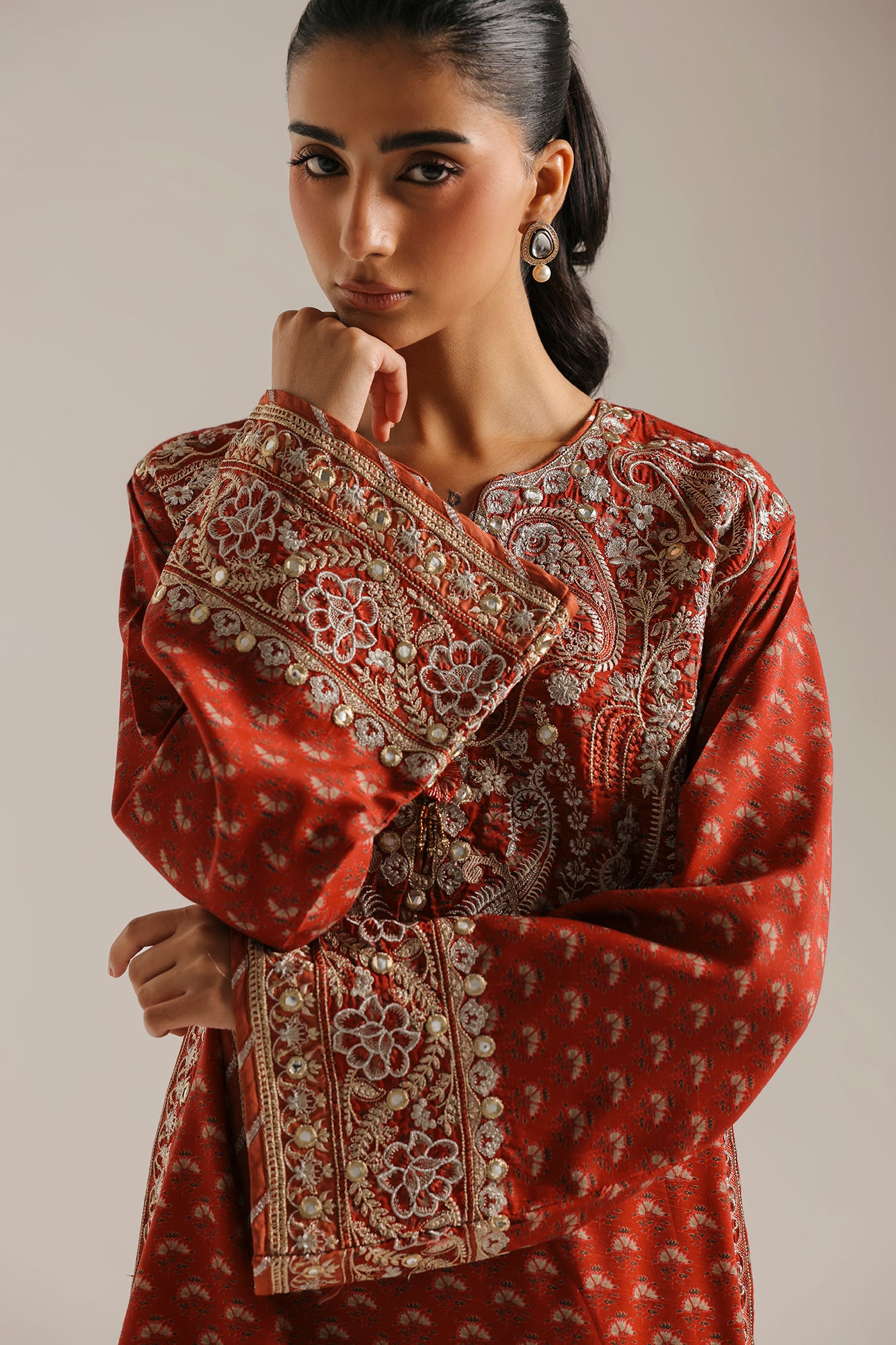 EMBROIDERED SUIT (E4737/103/308)