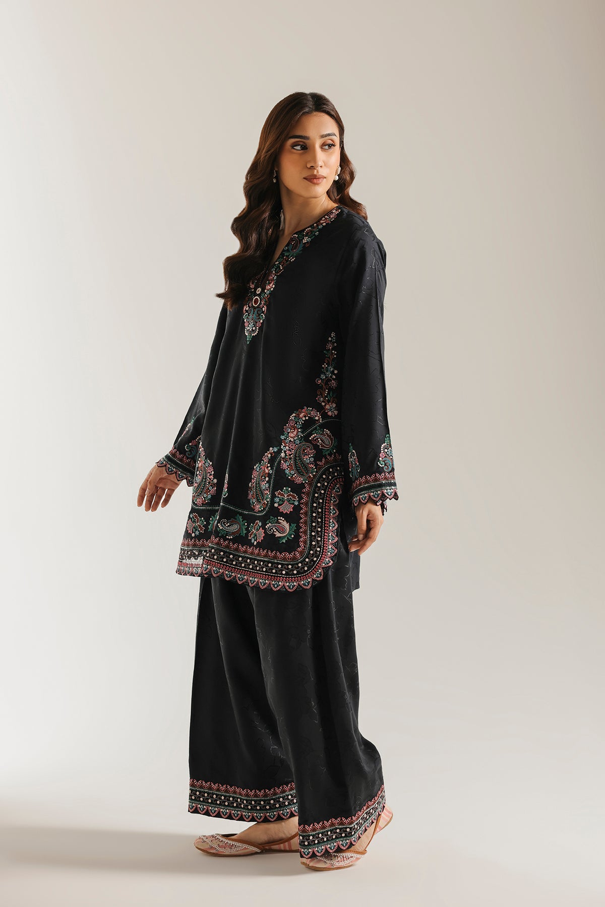 EMBROIDERED SUIT (E4754-103-901)