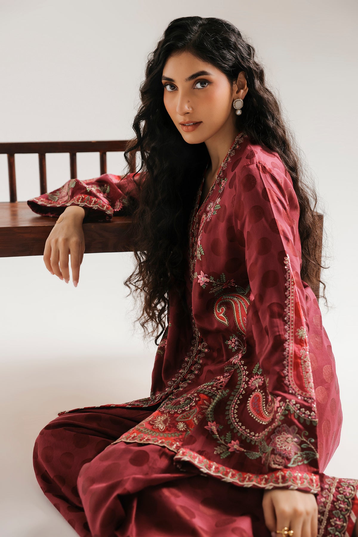 EMBROIDERED SUIT (E4758-103-306)