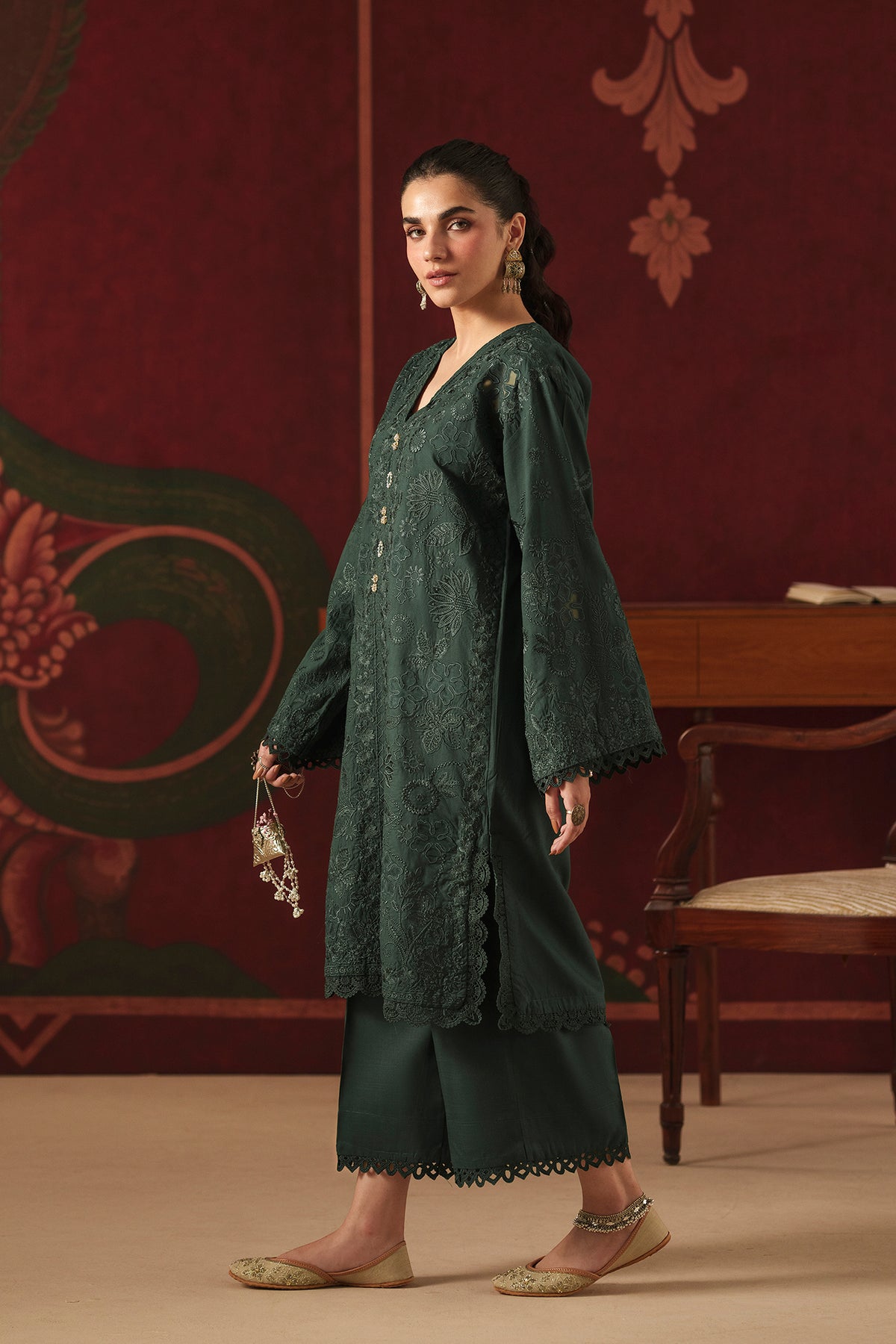 EMBROIDERED SUIT (E4769-103-706)