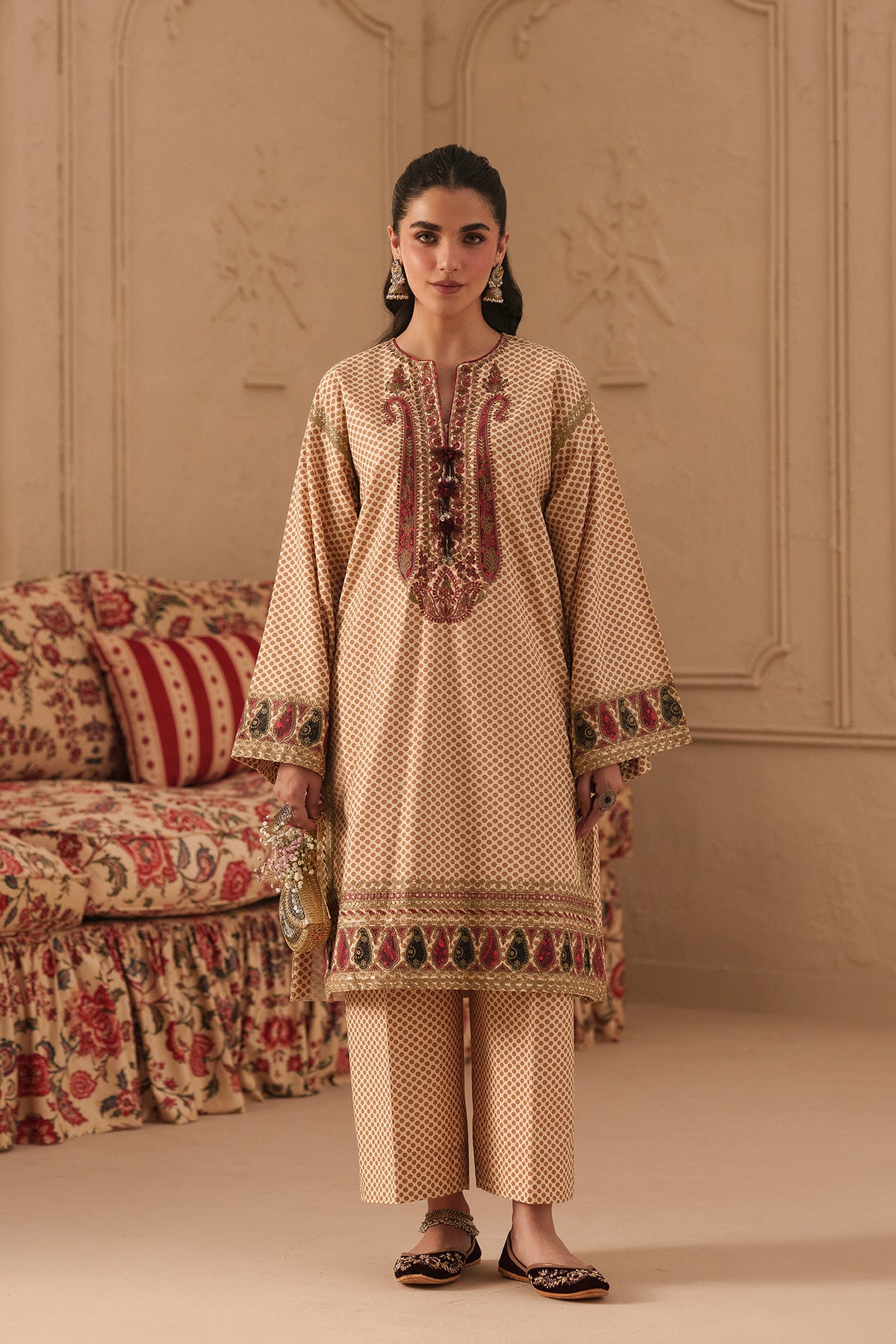 EMBROIDERED SUIT (E4796-103-226)