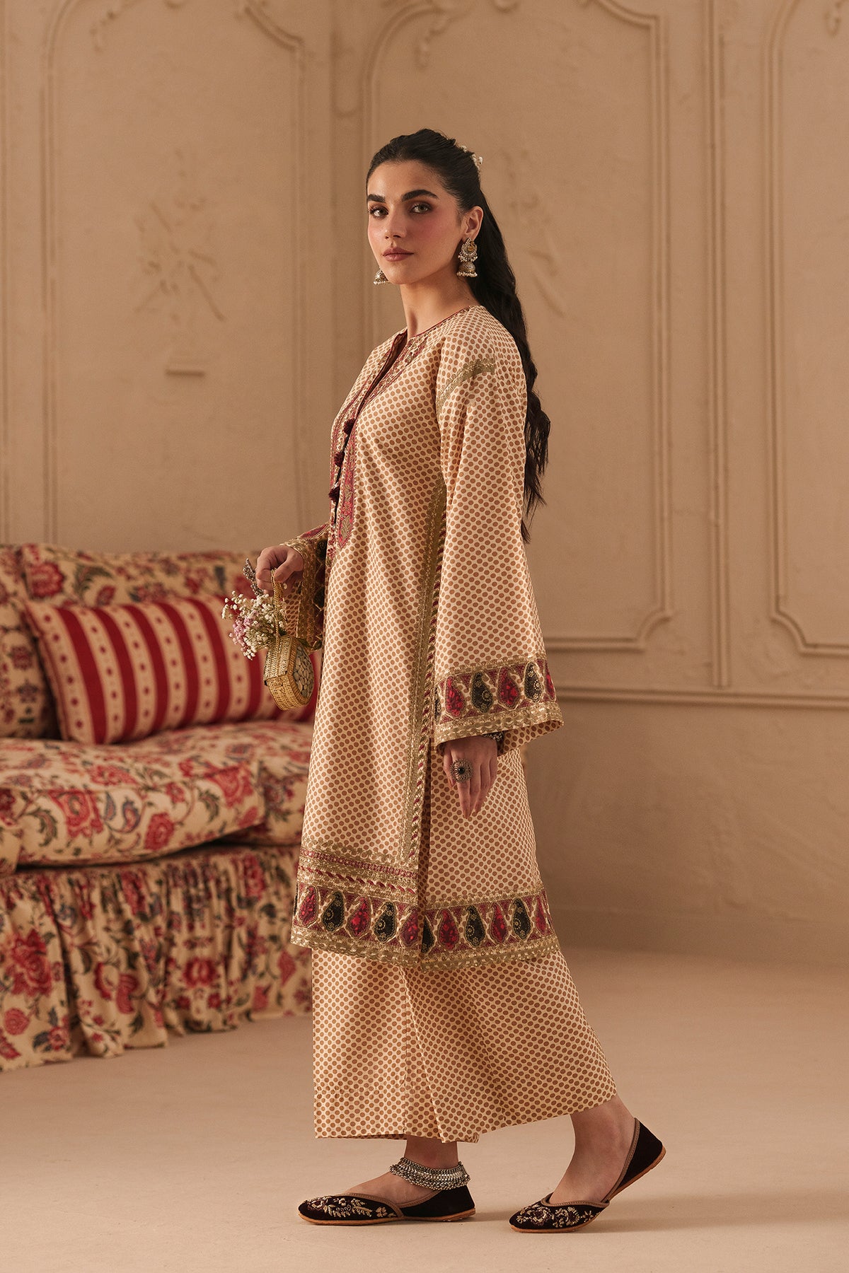 EMBROIDERED SUIT (E4796-103-226)
