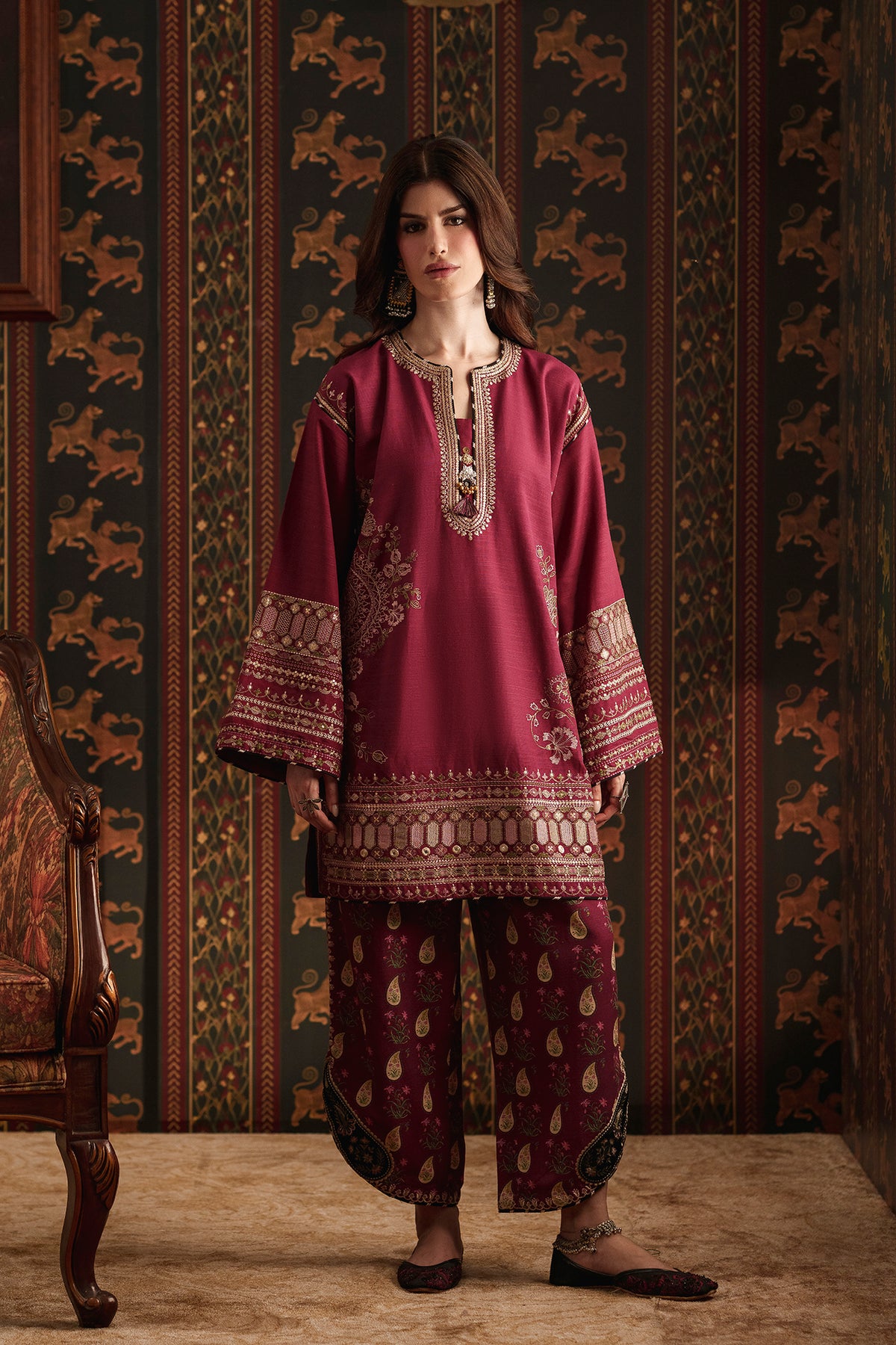 EMBROIDERED SUIT (E4865-103-416)