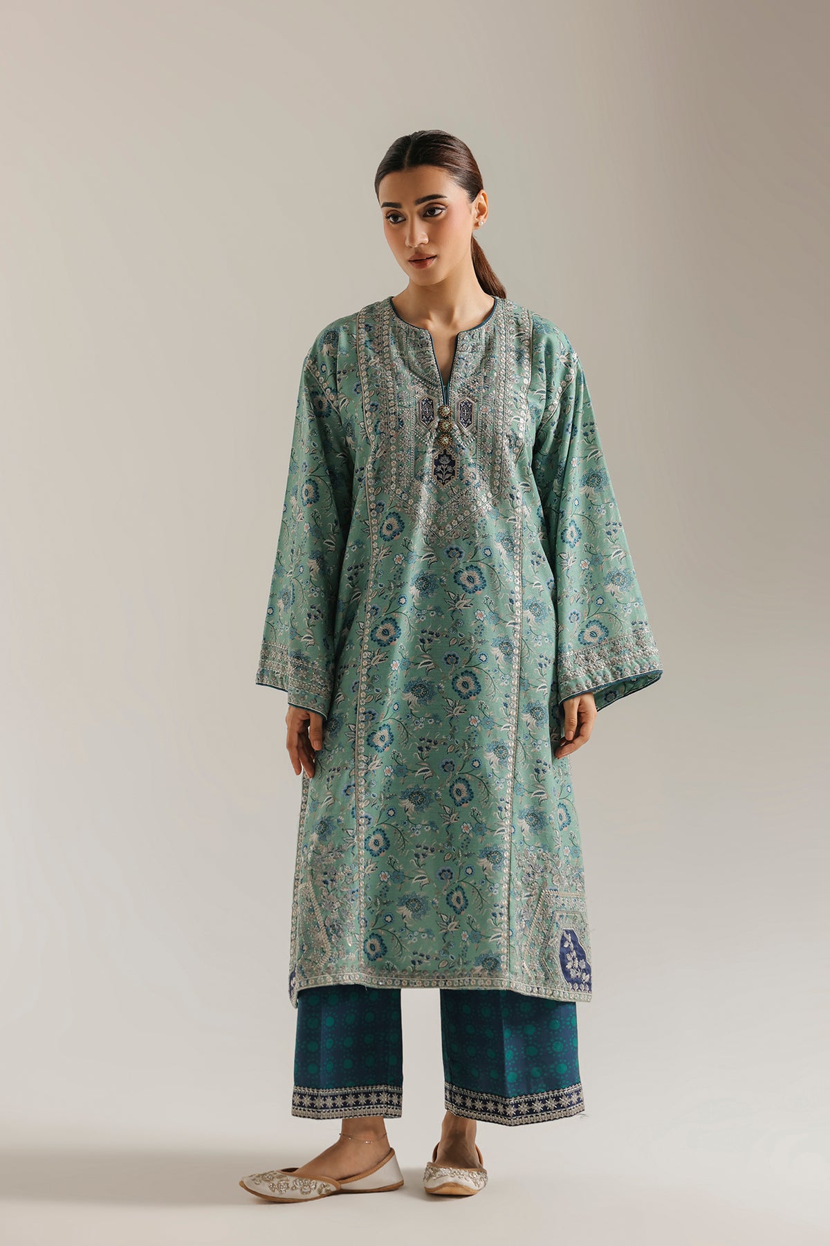 EMBROIDERED SUIT (E4867-103-710)
