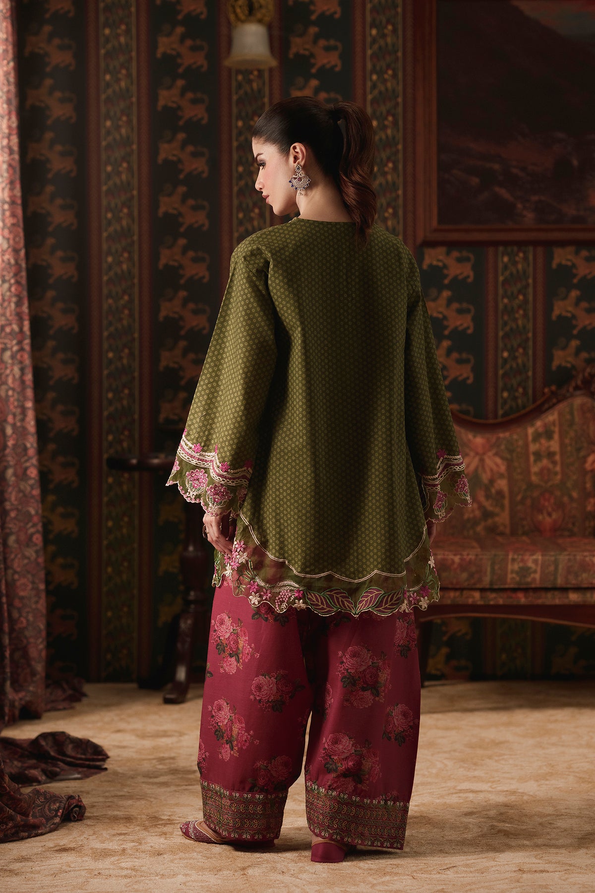 EMBROIDERED SUIT (E4906-103-709)