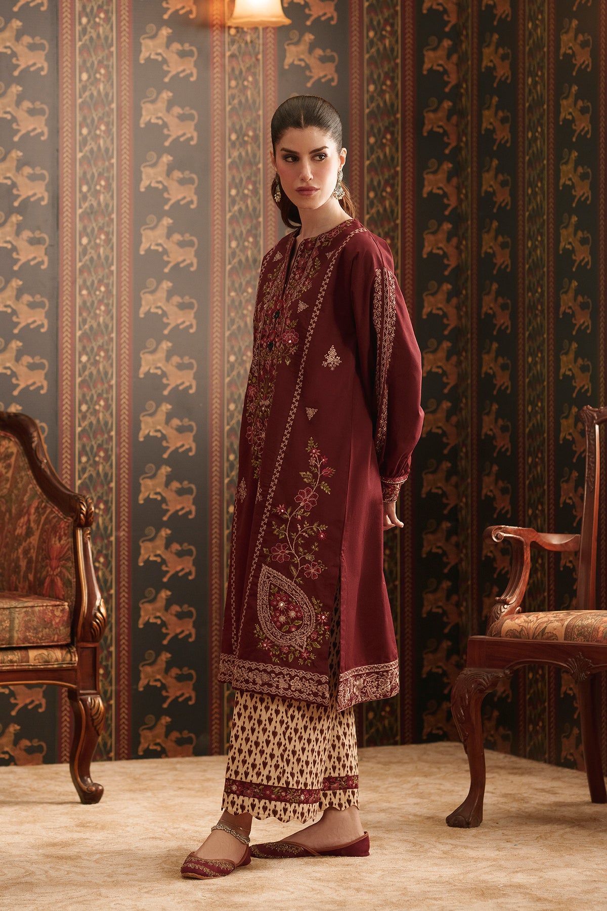 EMBROIDERED SUIT (E4930-103-414)