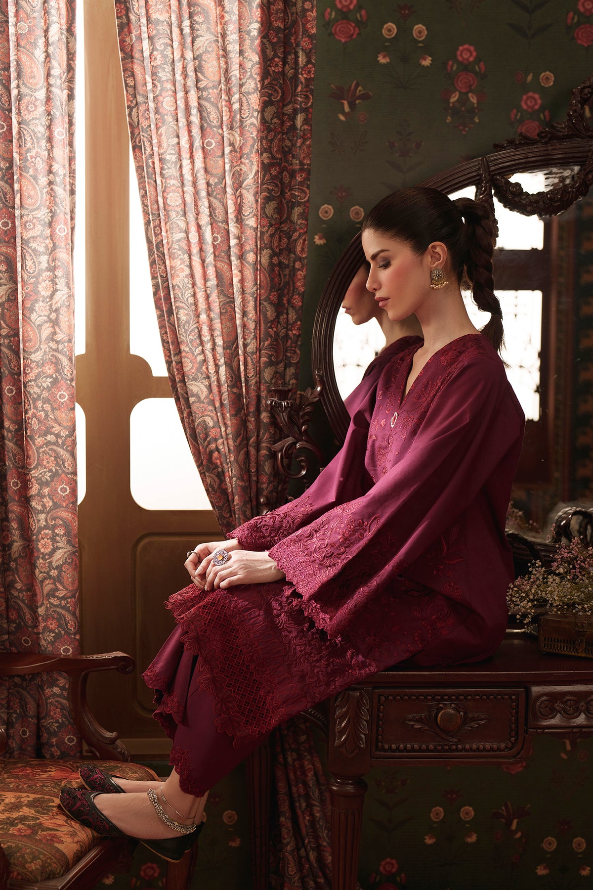 EMBROIDERED SUIT (E4933-103-304)