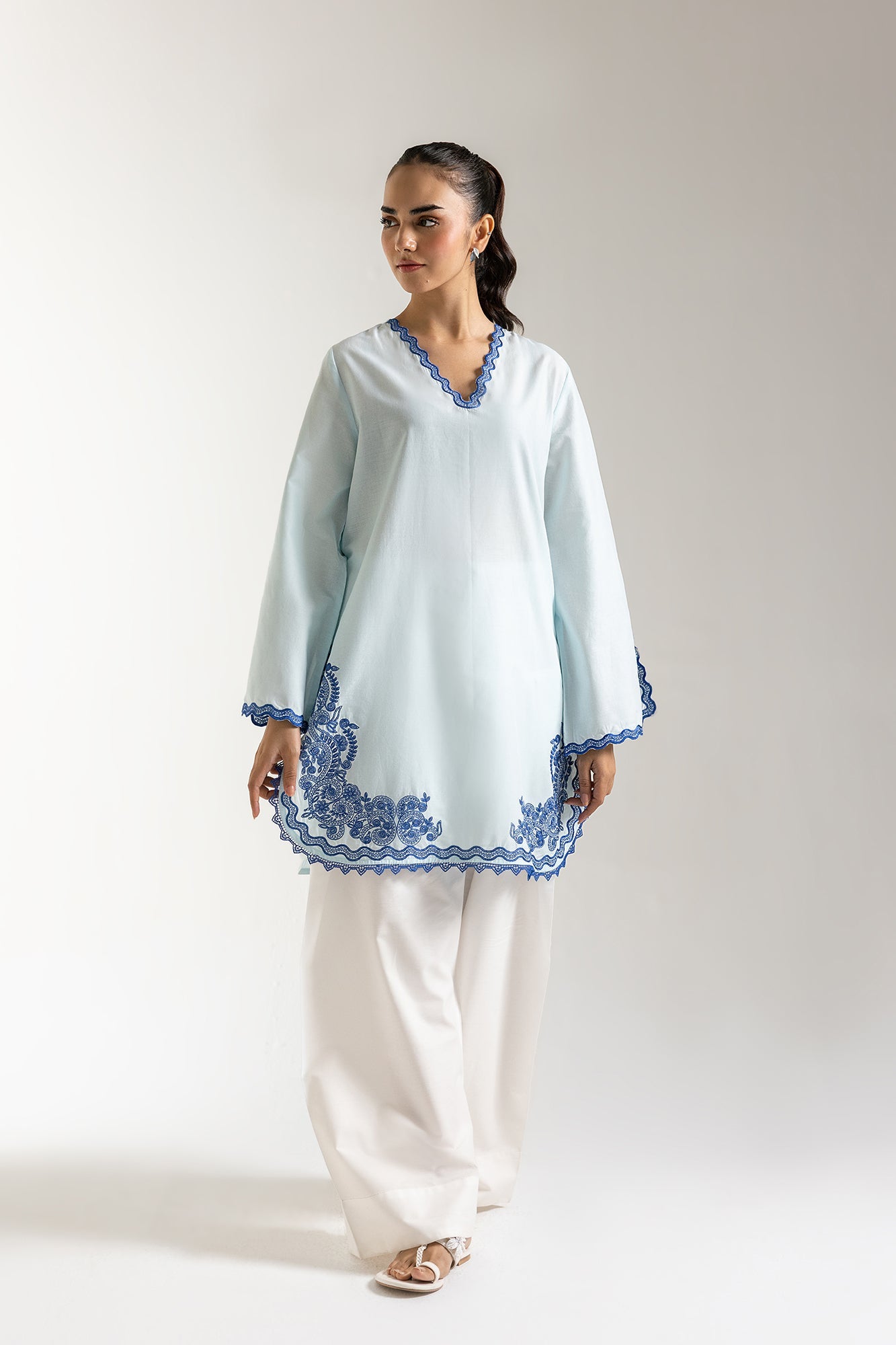 EMBROIDERED SHIRT (E5841/102/617)