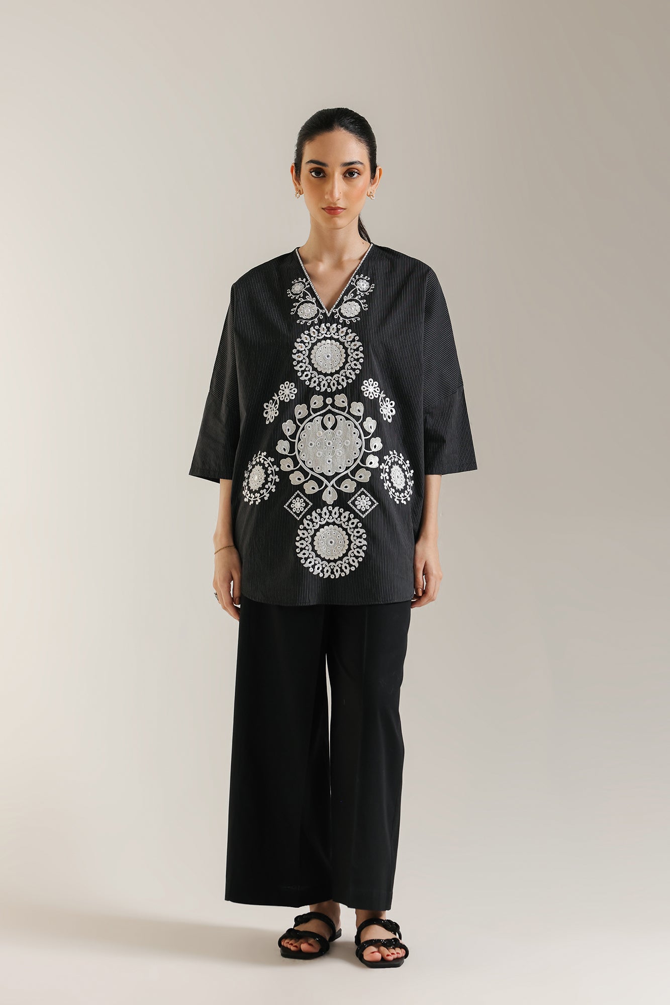 EMBROIDERED SHIRT (E5853/102/902)