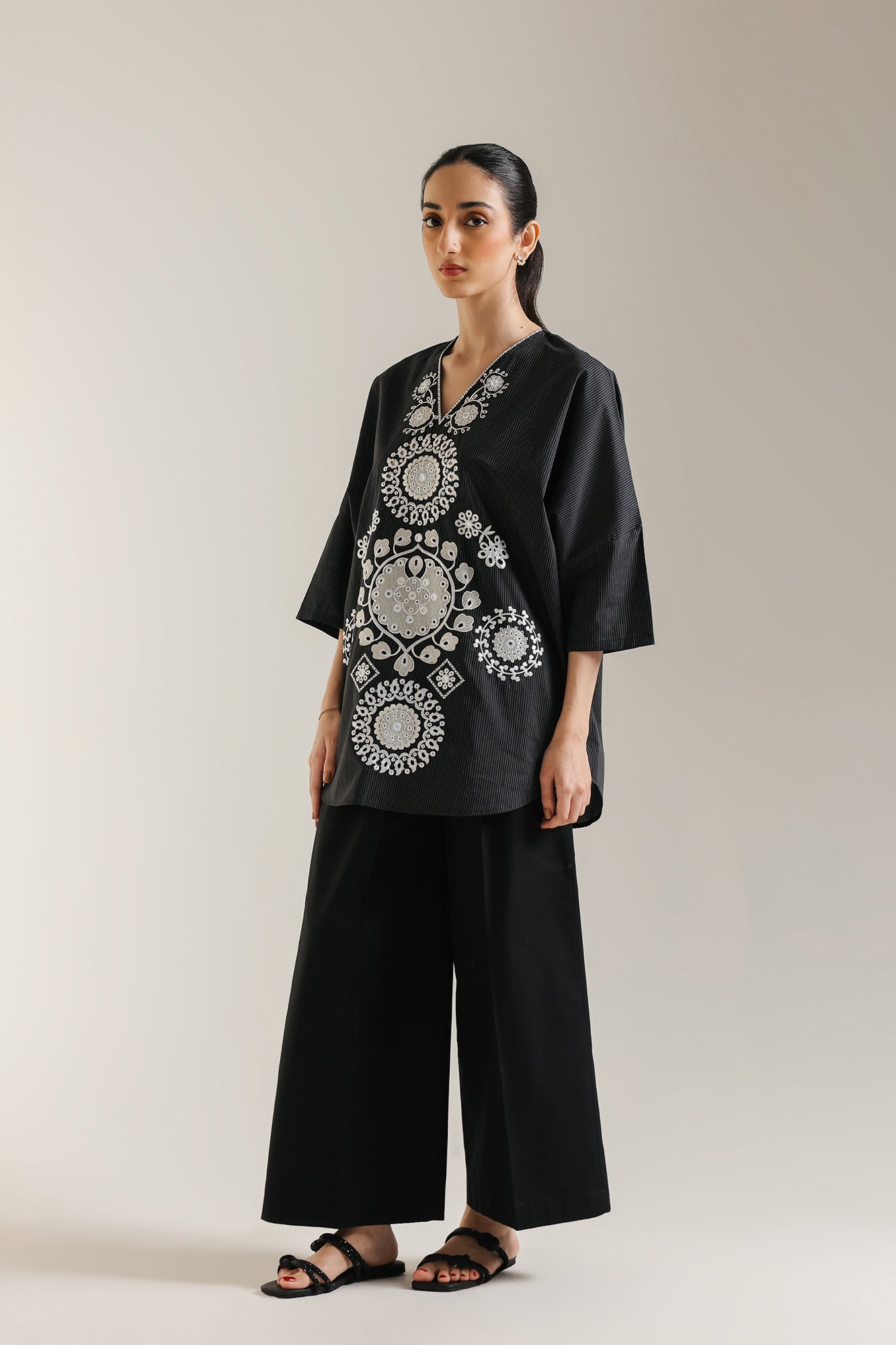 EMBROIDERED SHIRT (E5853/102/902)
