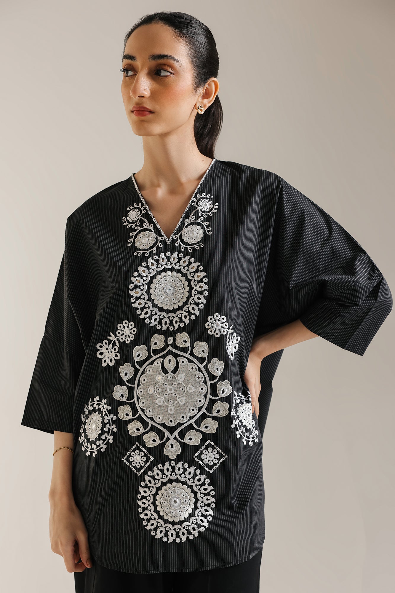 EMBROIDERED SHIRT (E5853/102/902)