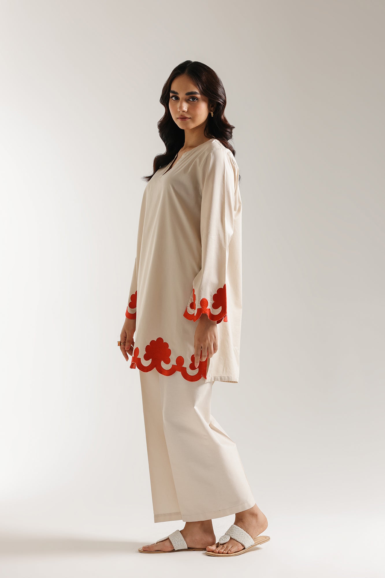 EMBROIDERED SHIRT (E102/007/5877)