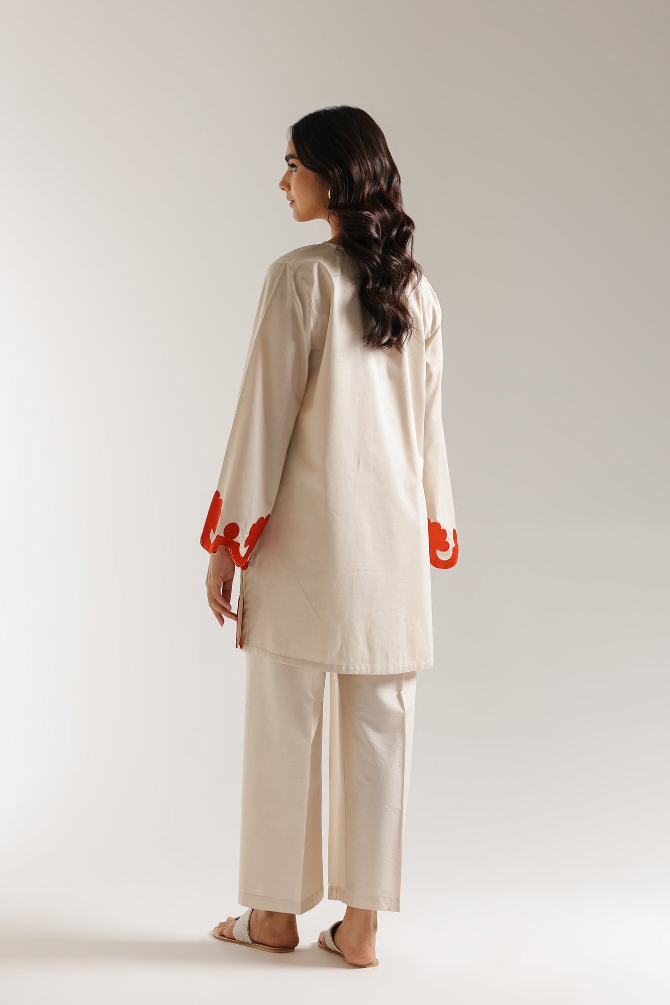 EMBROIDERED SHIRT (E102/007/5877)
