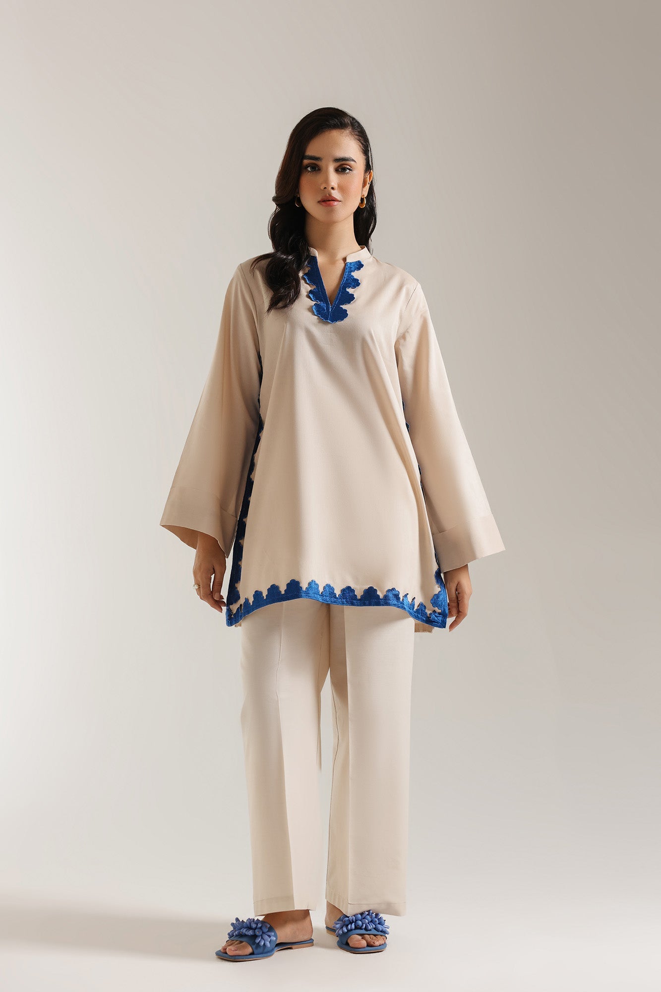 EMBROIDERED SHIRT (E102/007/5879)