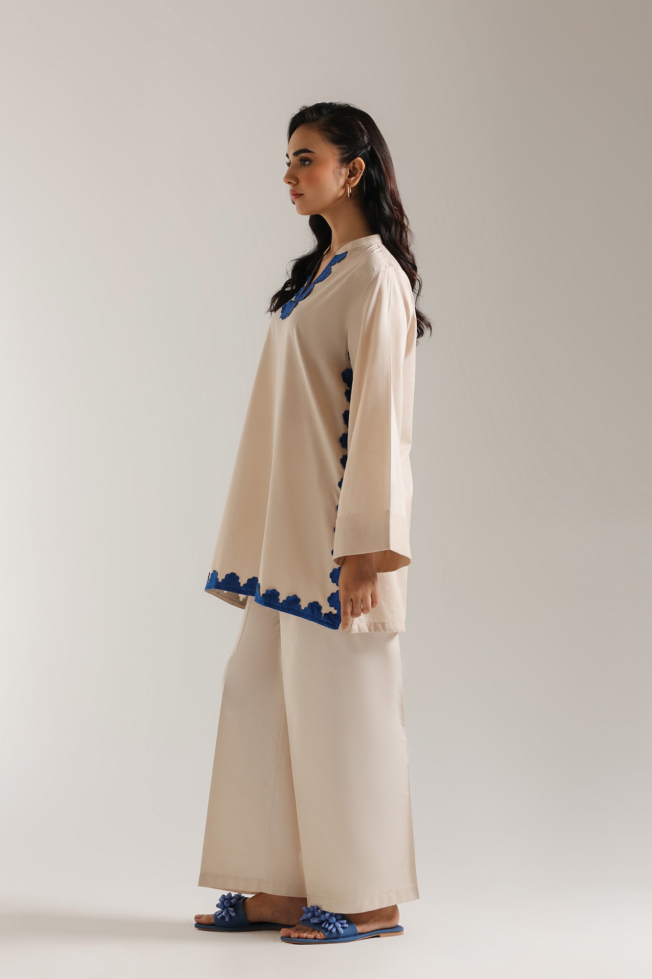 EMBROIDERED SHIRT (E102/007/5879)