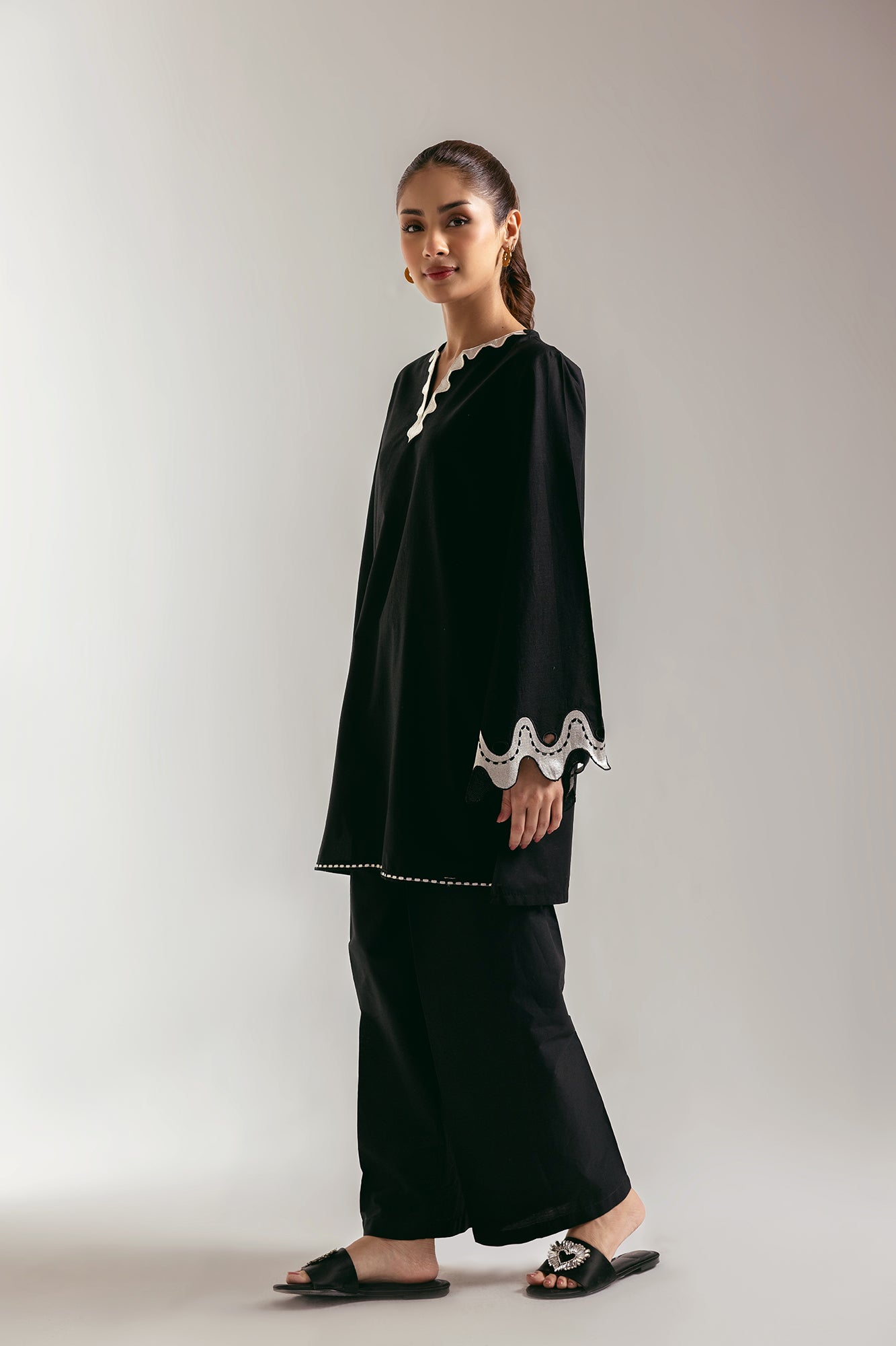 EMBROIDERED SHIRT (E102/902/5881)