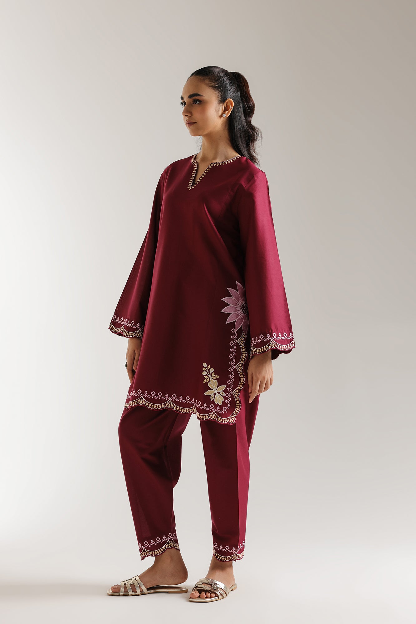 EMBROIDERED SUIT (E102/516/6102)