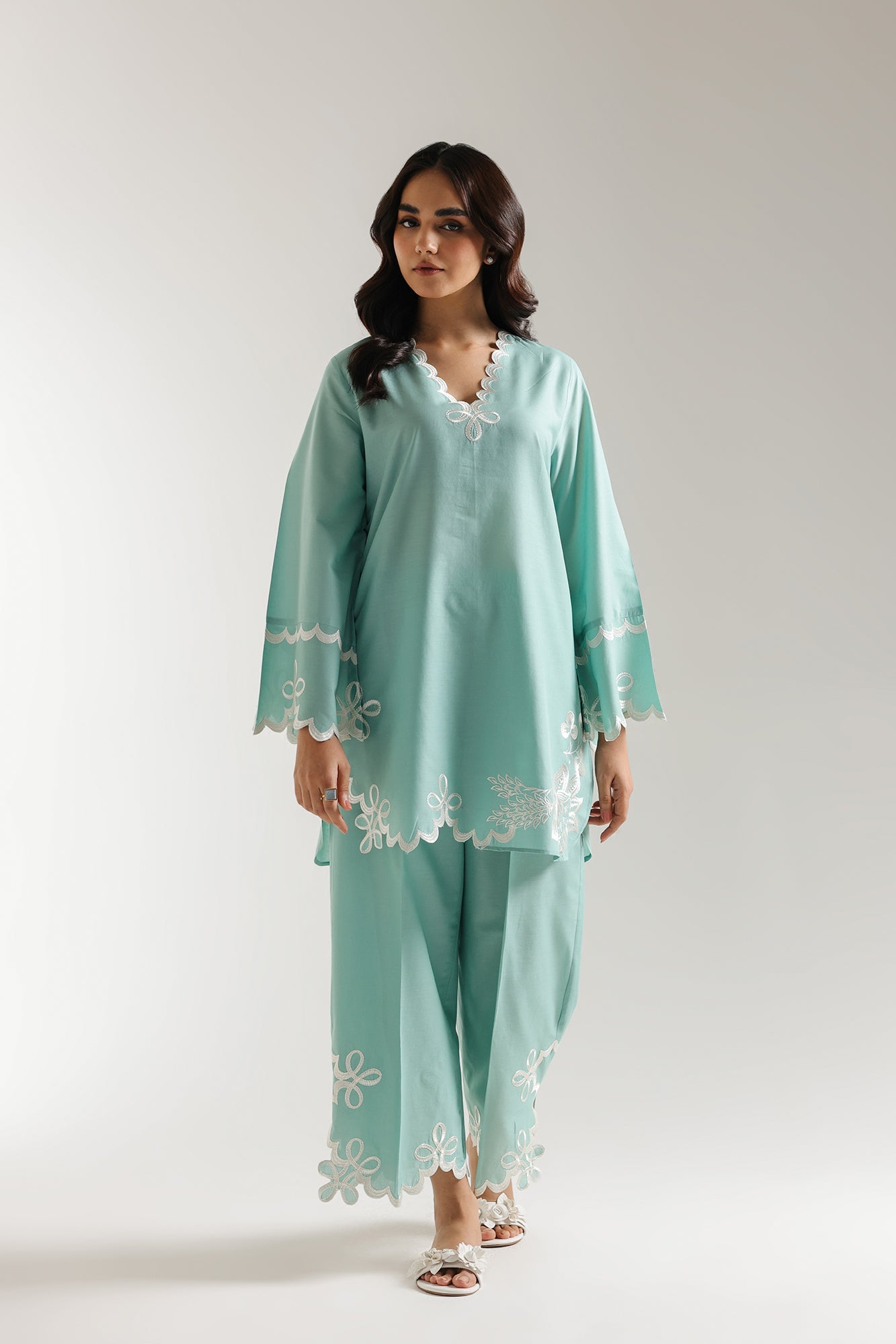 EMBROIDERED SUIT (E102/716/6116)