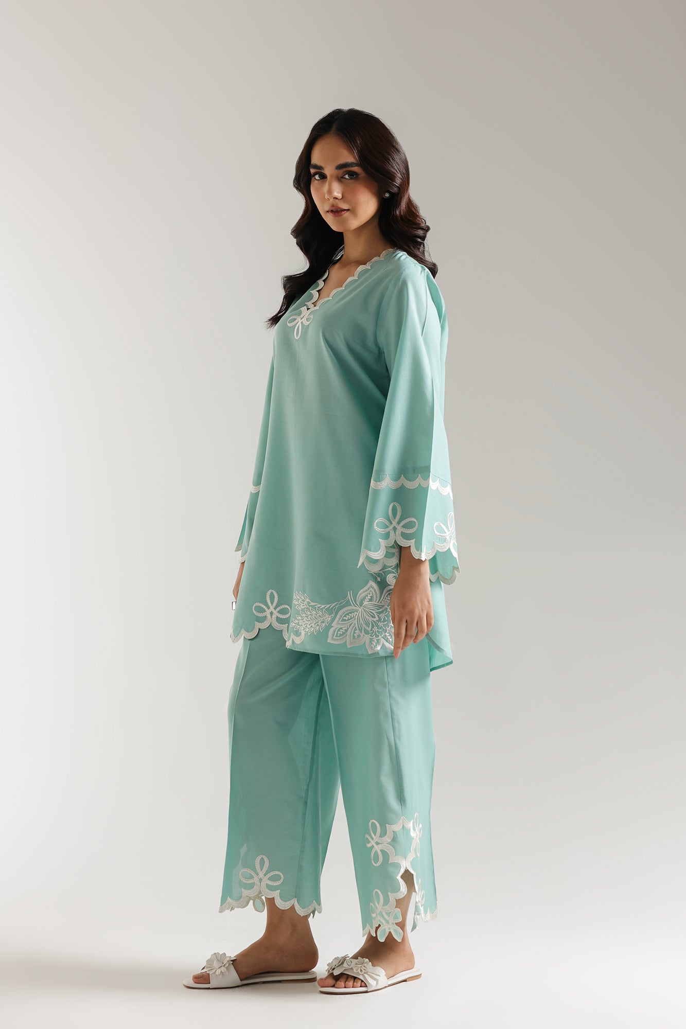 EMBROIDERED SUIT (E102/716/6116)