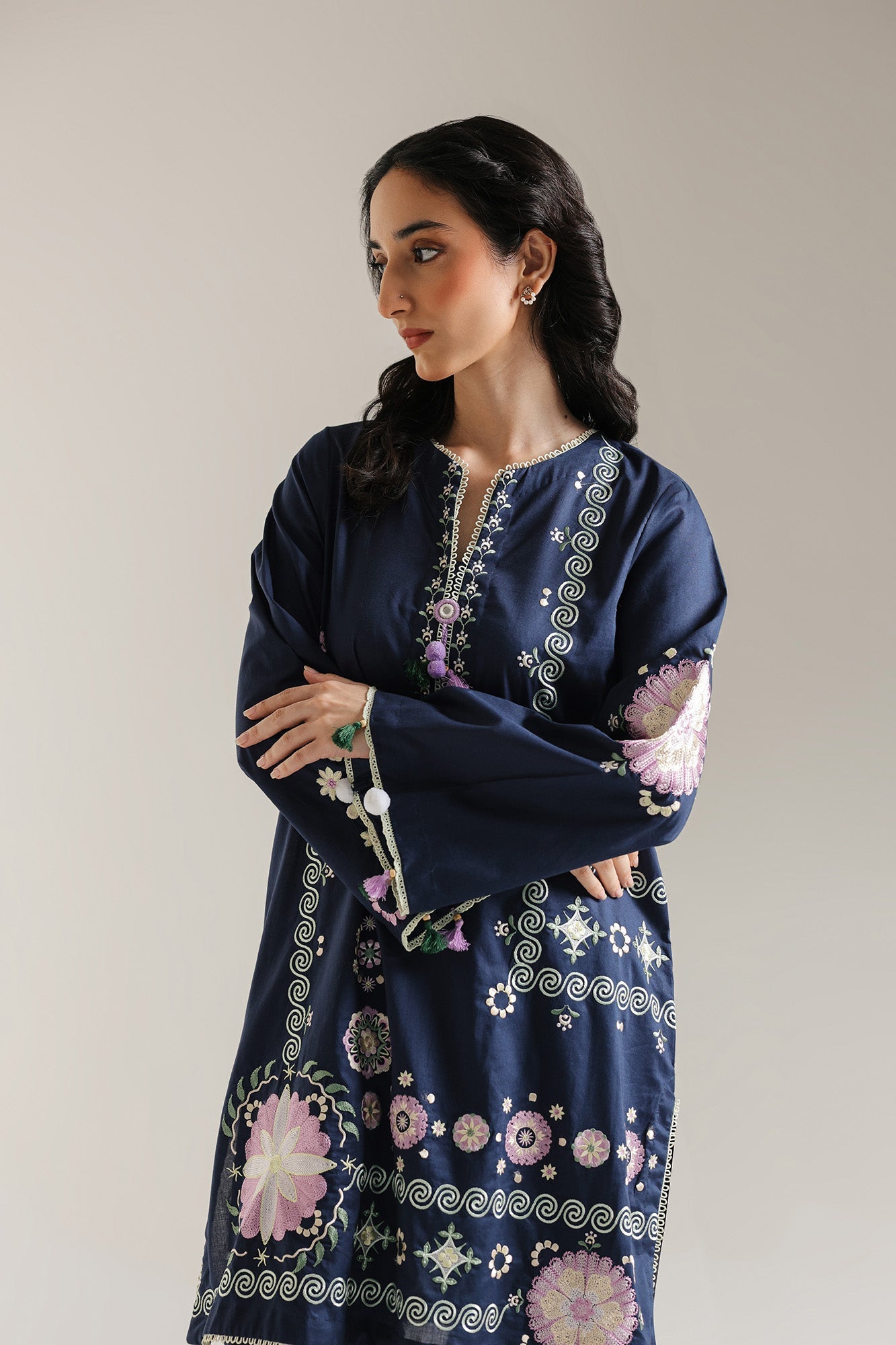 EMBROIDERED SUIT (E6152/102/603)
