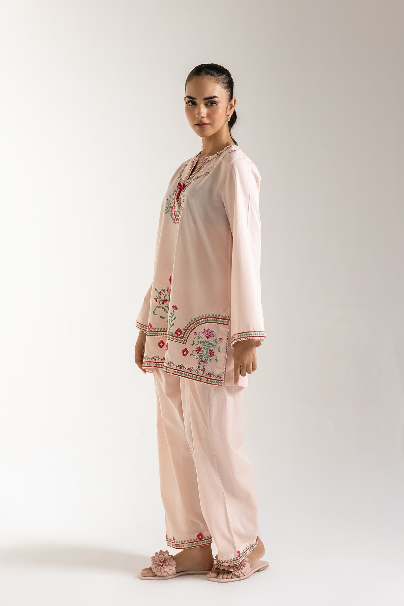EMBROIDERED SUIT (E6154/102/329)
