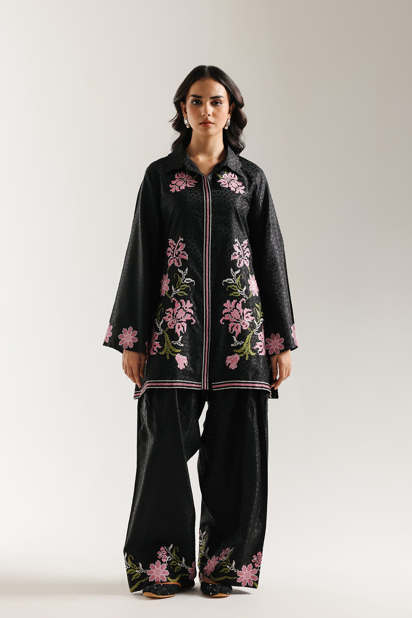 EMBROIDERED SUIT (E6627/102/902)