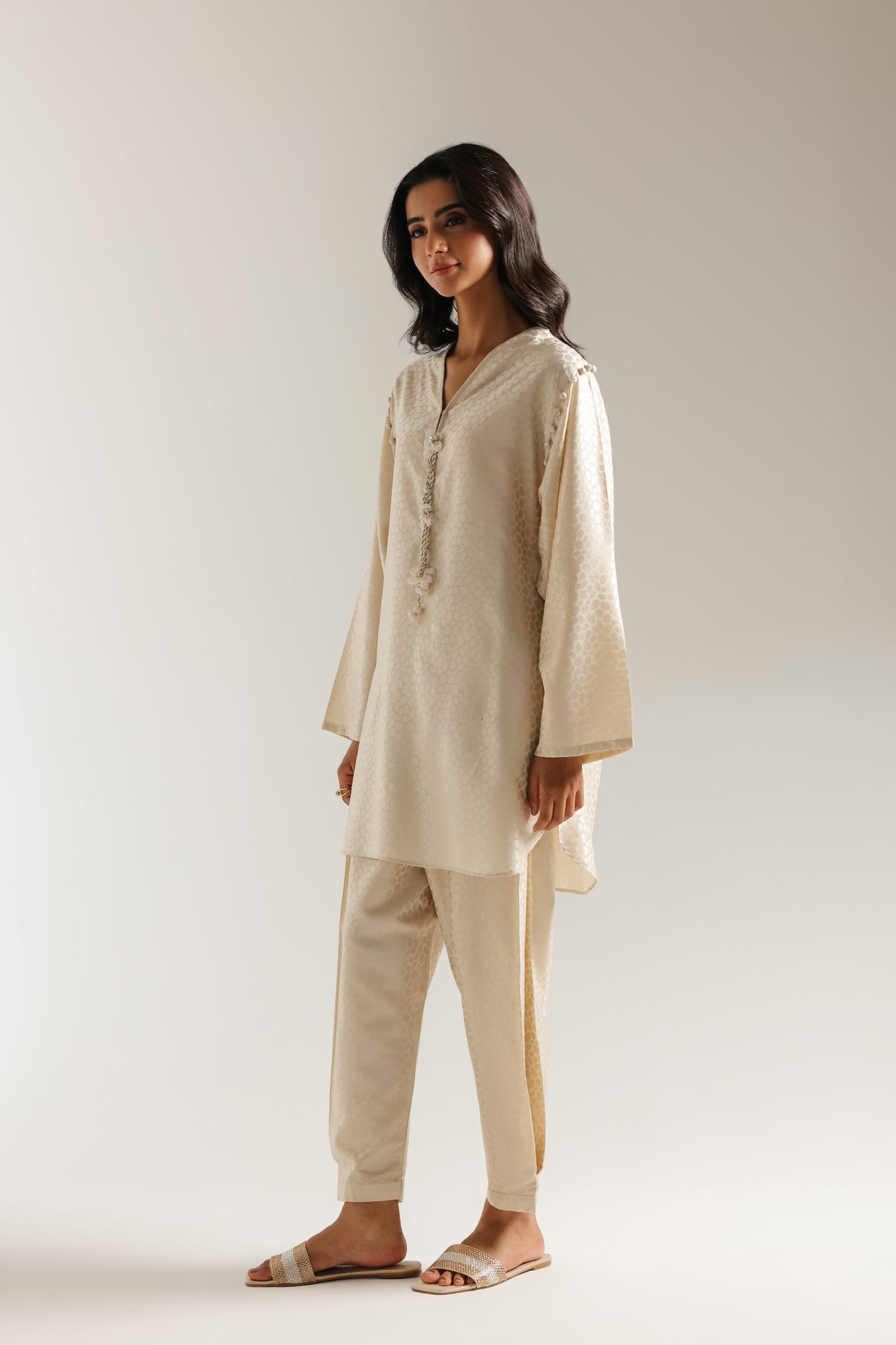 EMBROIDERED SUIT (E6633/102/005)